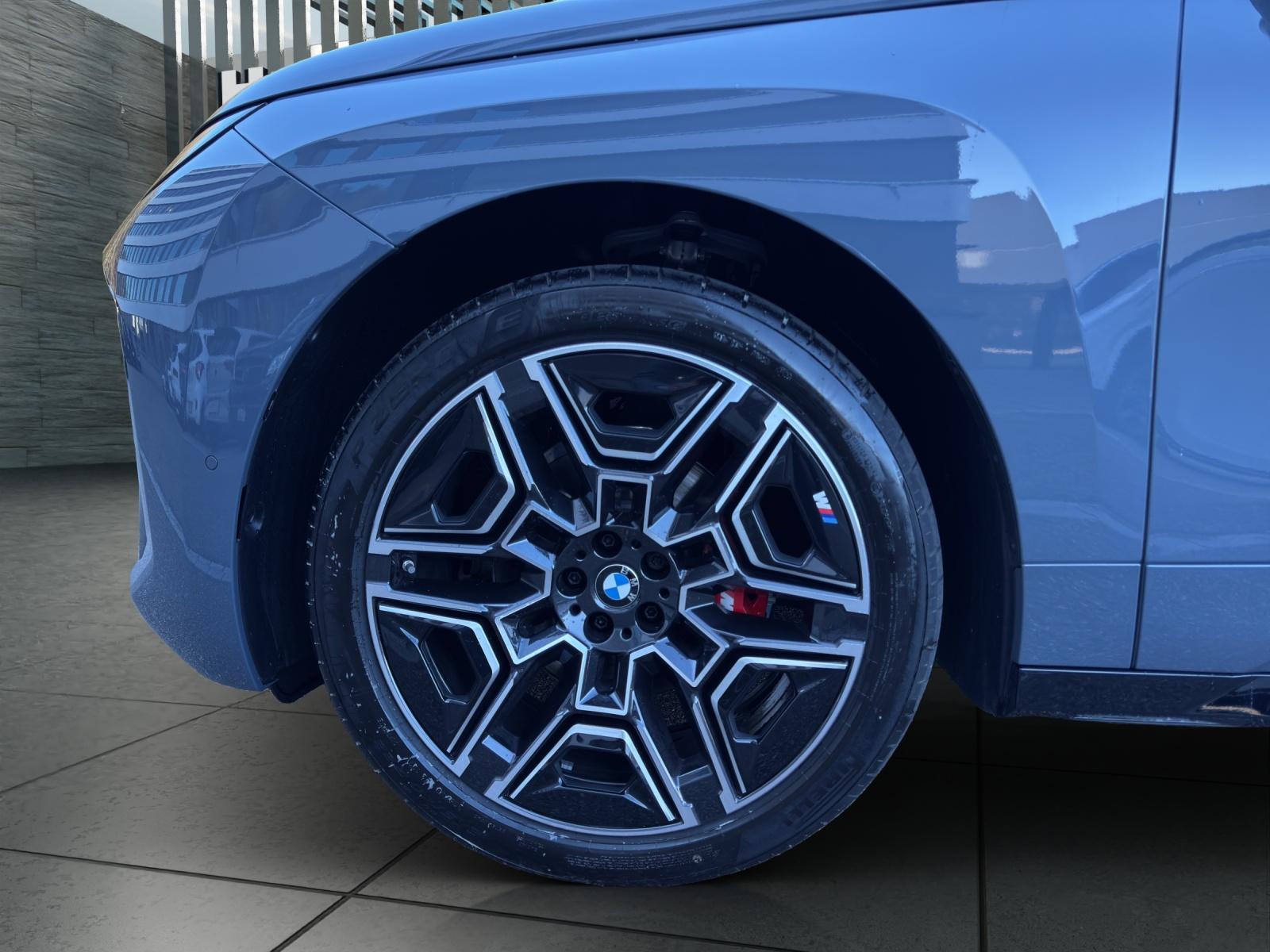 BMW iX xDrive45 M Sport Pro-image-28