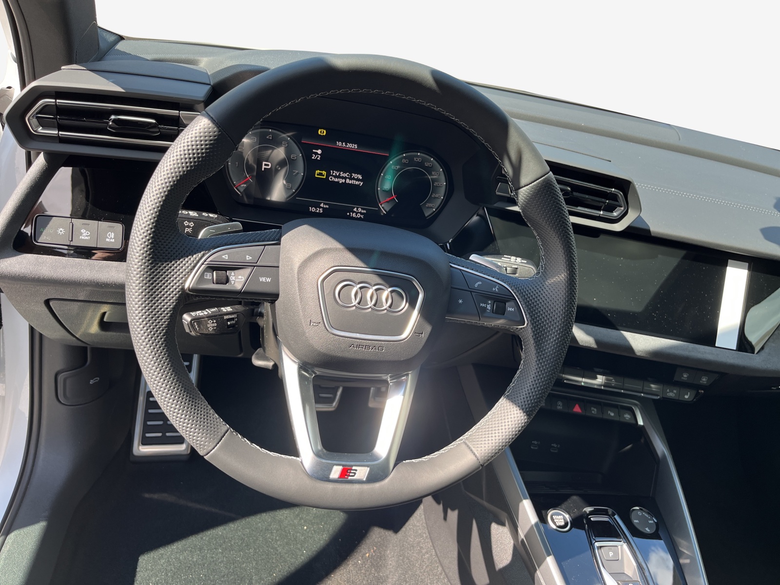 AUDI A3 Sportback TFSI 110 kW S line Attraction S tronic-image-9