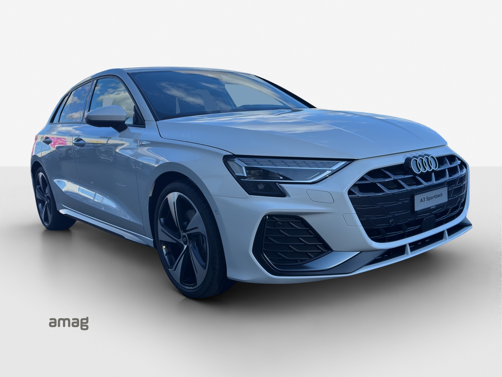 AUDI A3 Sportback TFSI 110 kW S line Attraction S tronic-image-5