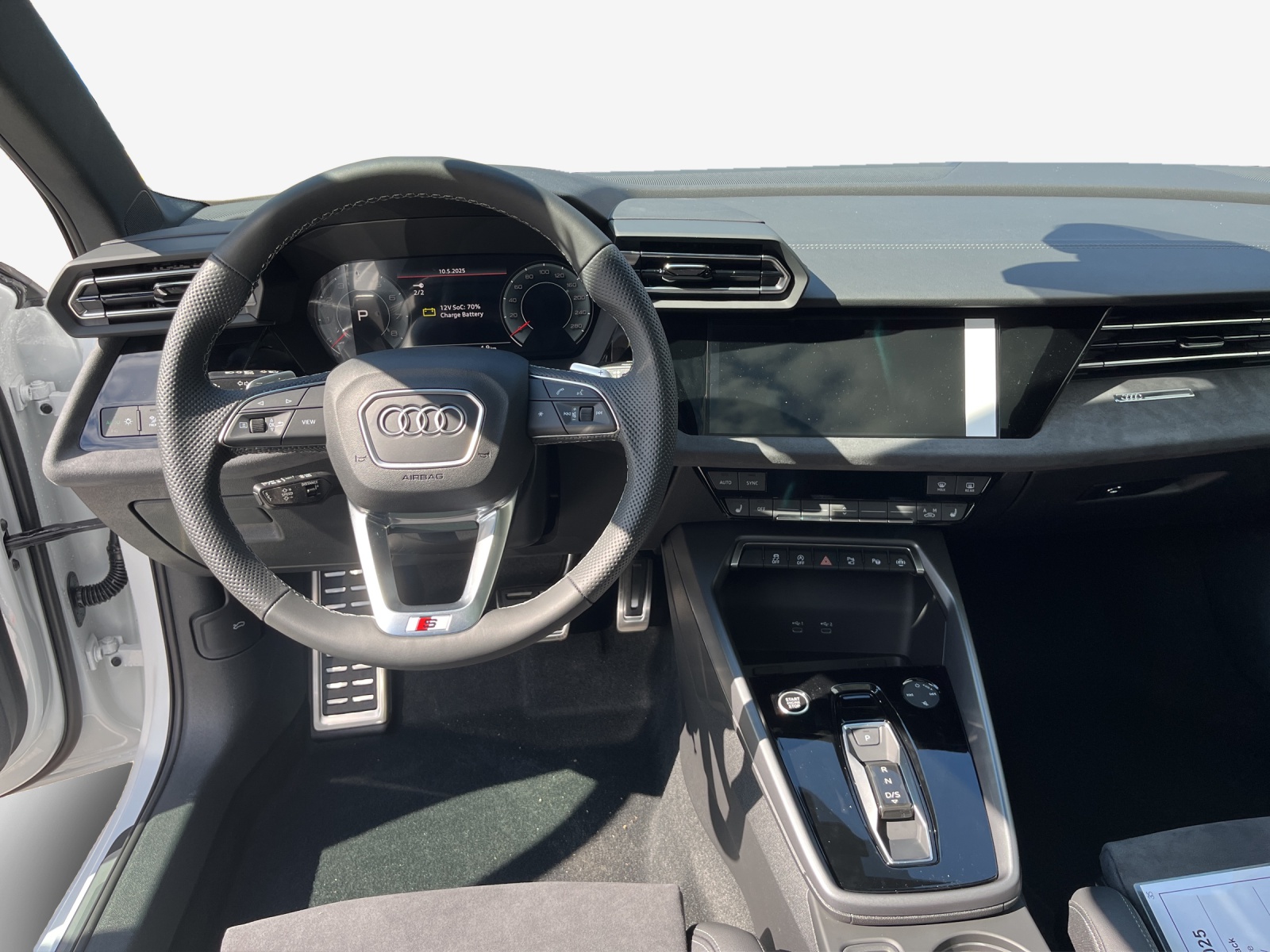 AUDI A3 Sportback TFSI 110 kW S line Attraction S tronic-image-8