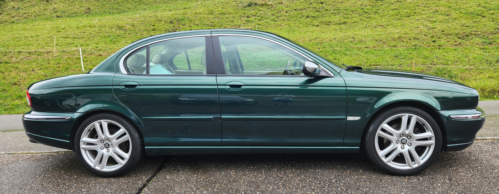 JAGUAR X-Type 3.0 V6 Traction4 Sovereign-image-2