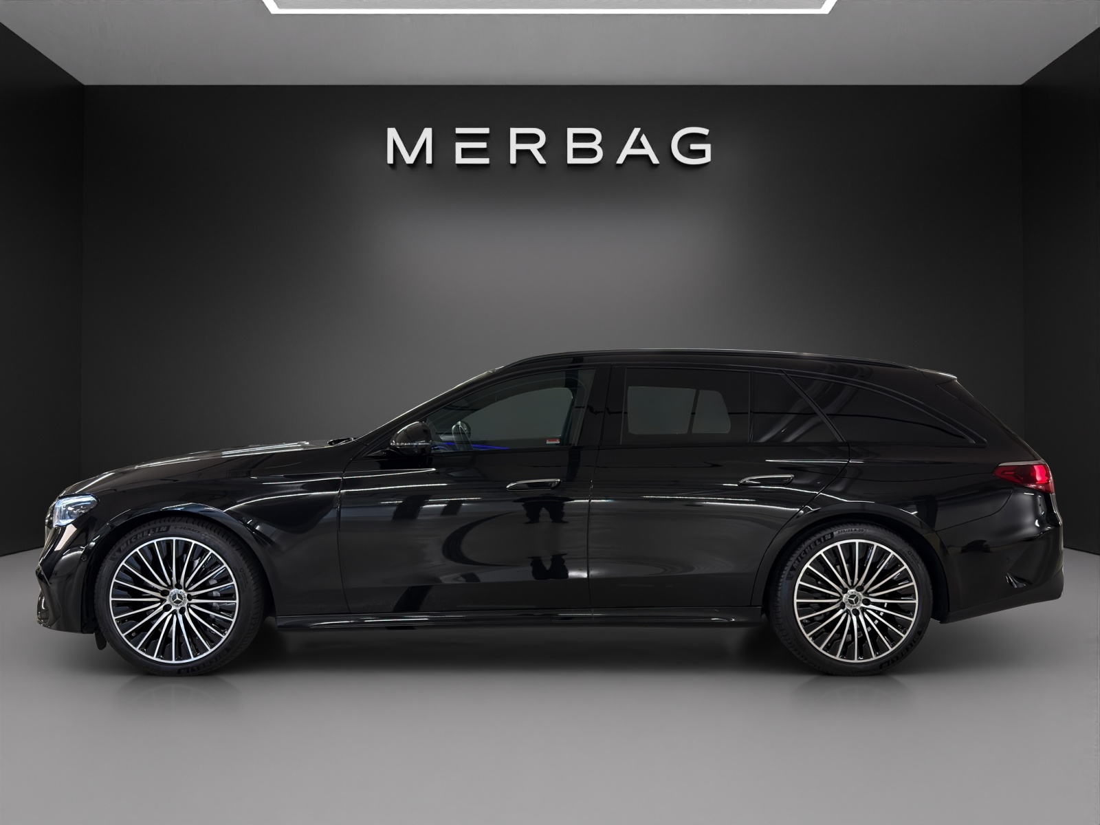 MERCEDES-BENZ E 200 T 9G-Tronic 4Matic-image-3