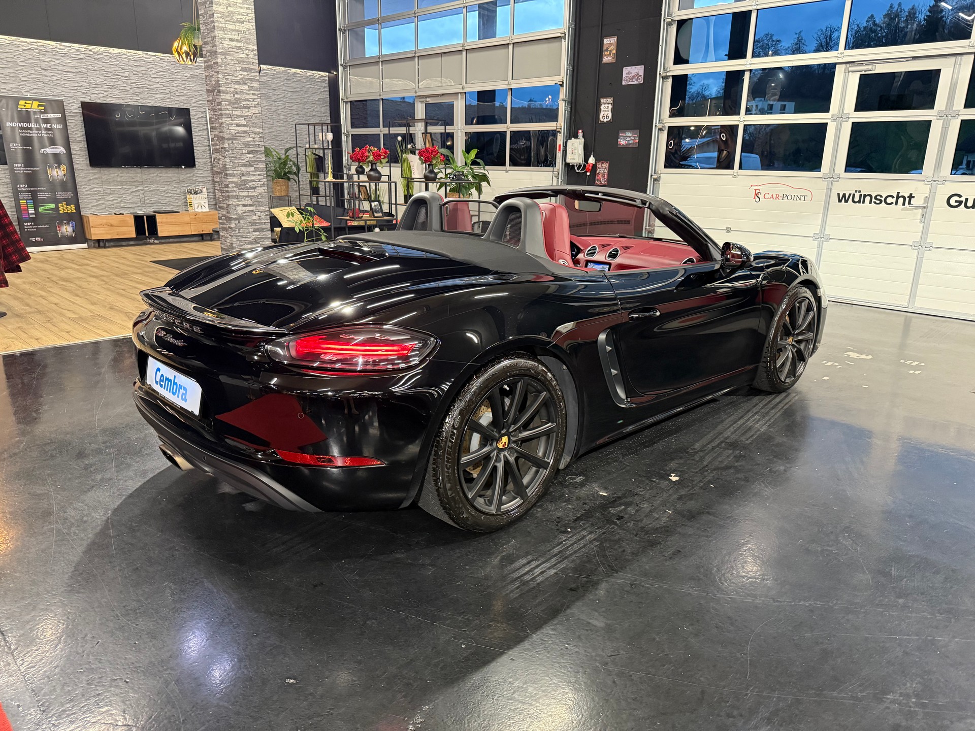 PORSCHE 718 Boxster 2.0-image-10