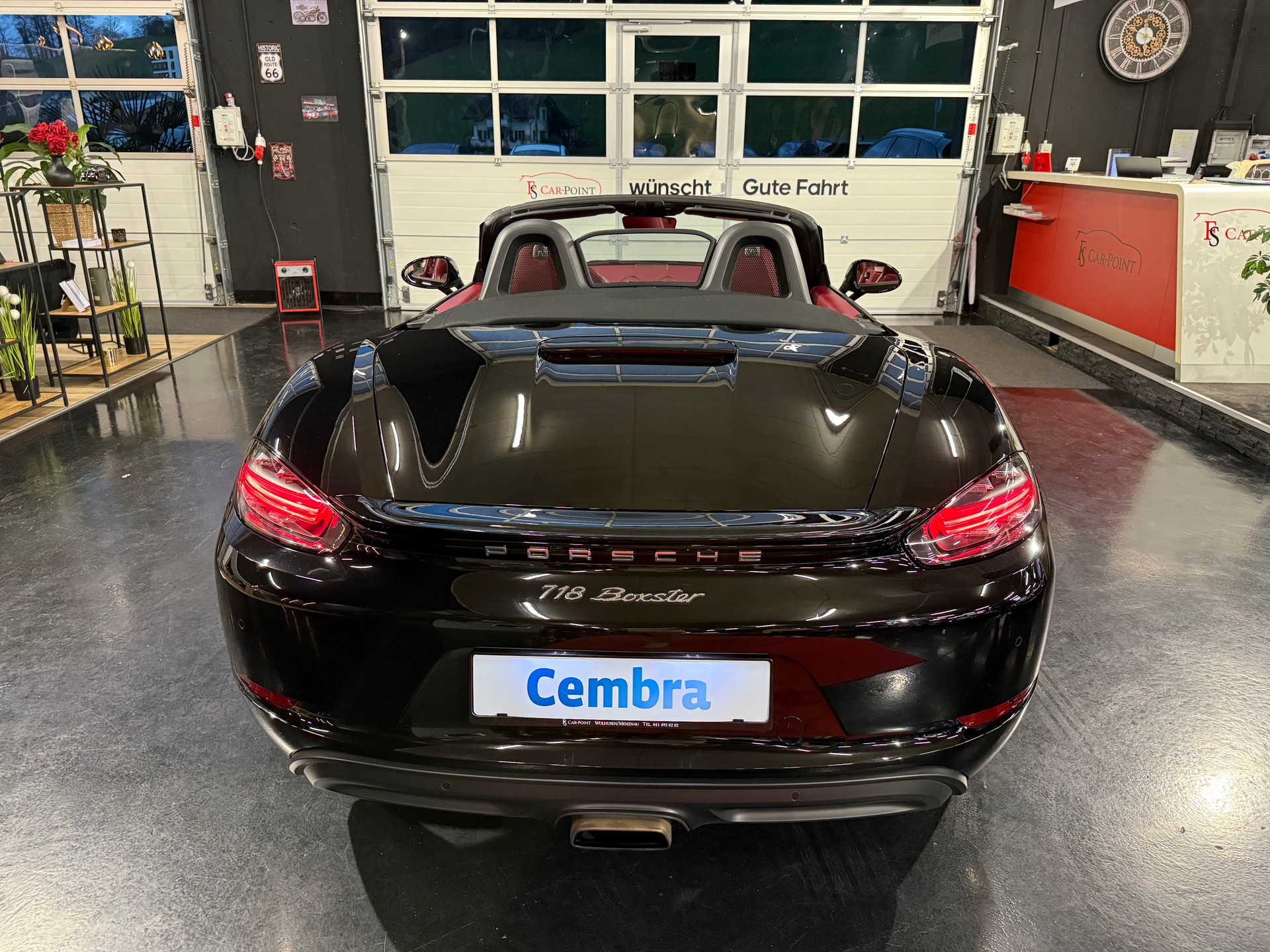 PORSCHE 718 Boxster 2.0-image-11