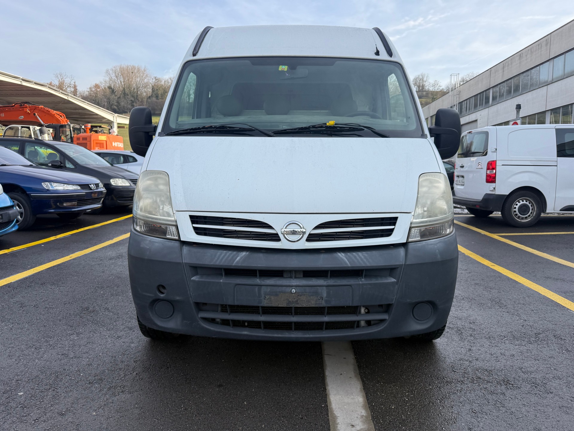 NISSAN Interstar 35 2.5 dCi-image-3