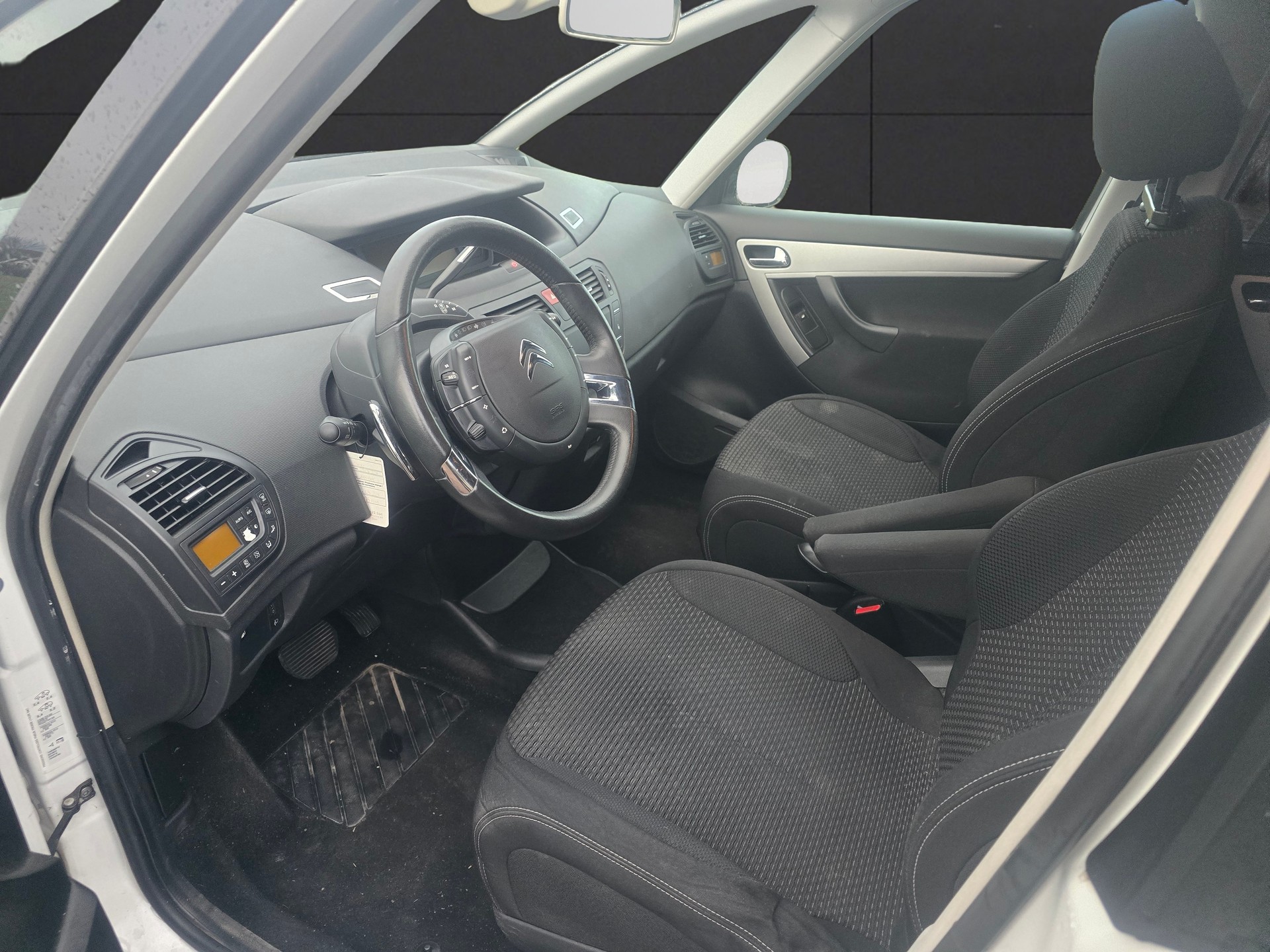 CITROEN Grand C4 Picasso 1.6i 16V Turbo Exclusive+ BMP6-image-8