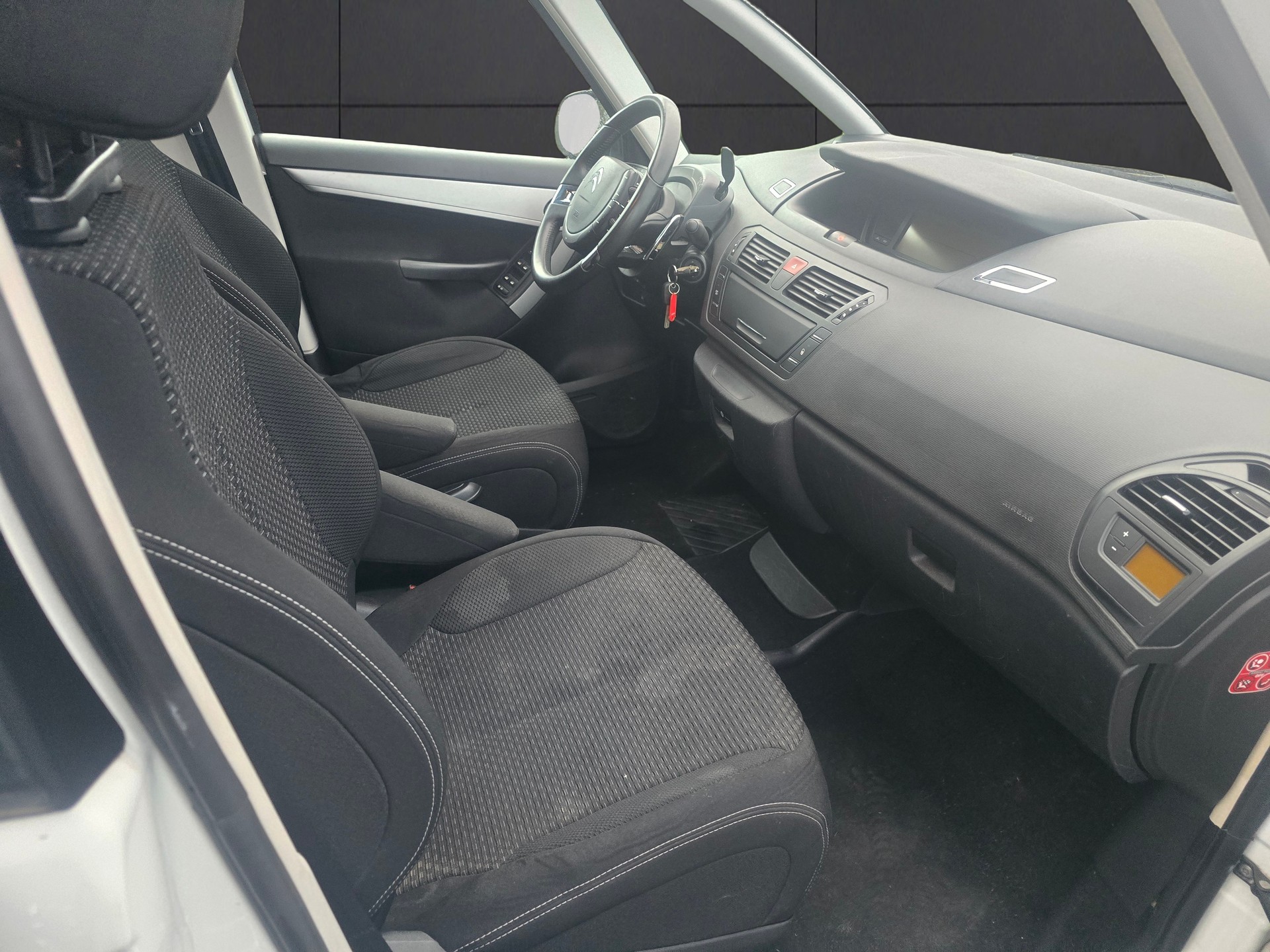 CITROEN Grand C4 Picasso 1.6i 16V Turbo Exclusive+ BMP6-image-10