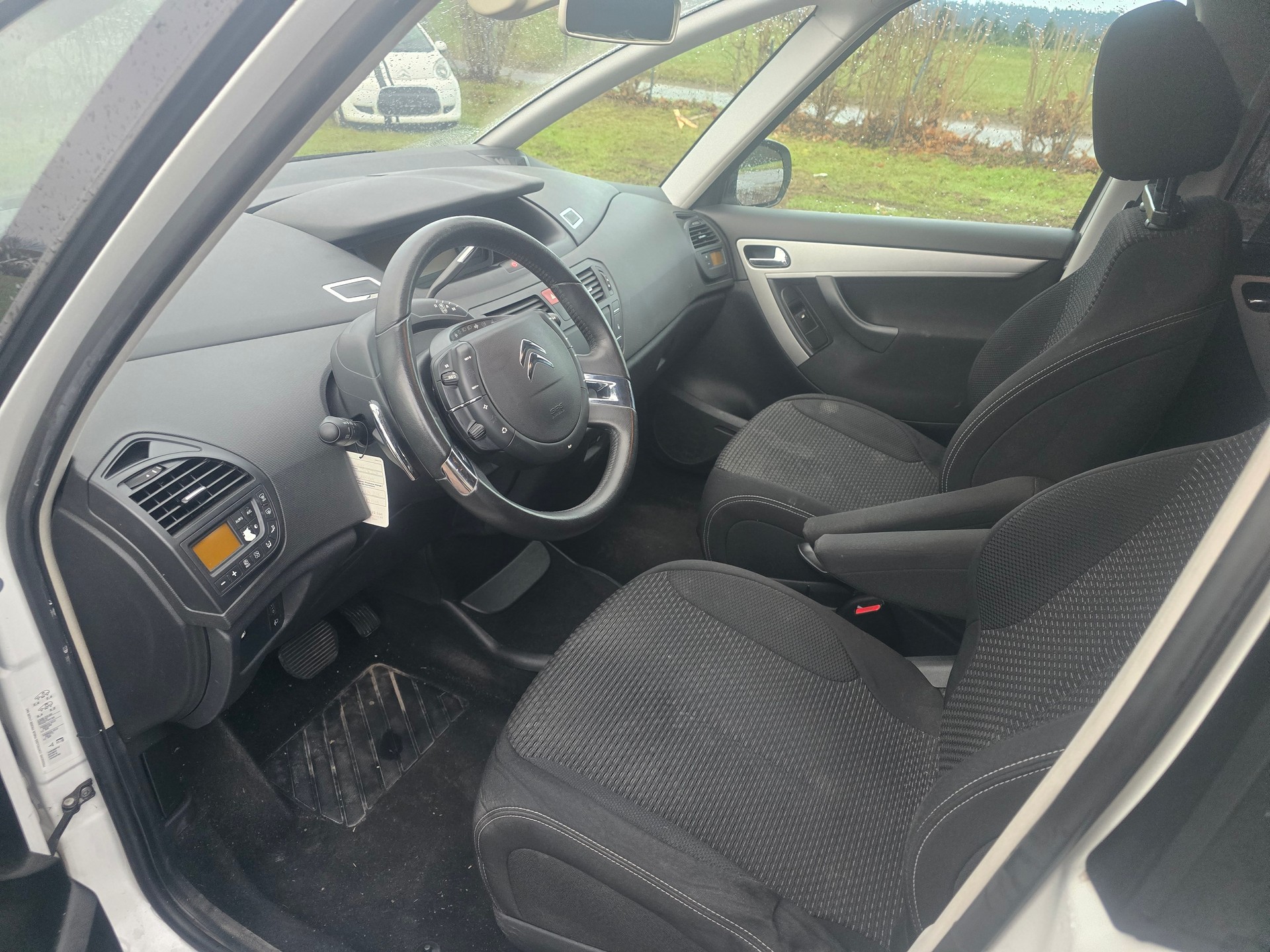 CITROEN Grand C4 Picasso 1.6i 16V Turbo Exclusive+ BMP6-image-8