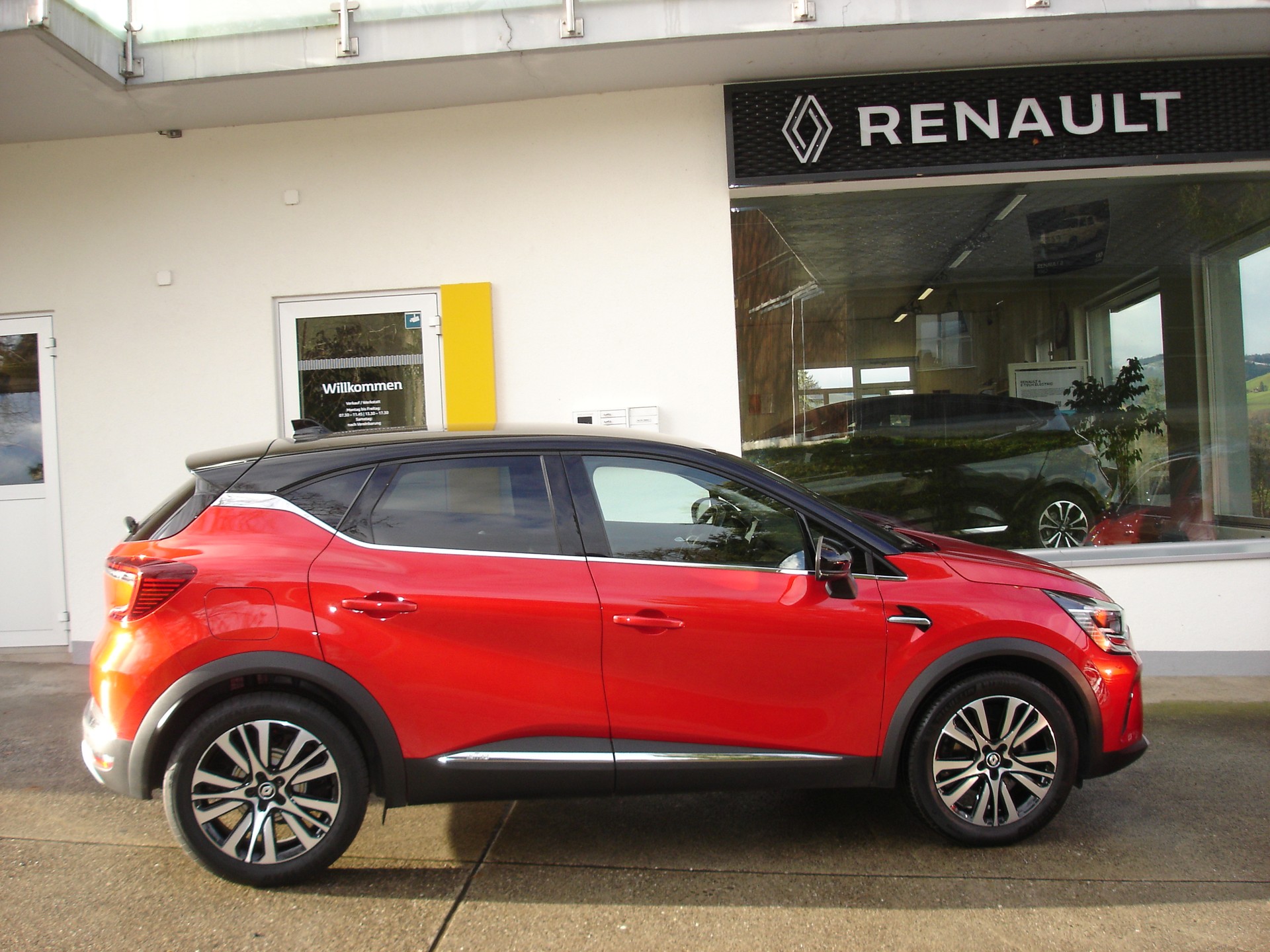 RENAULT Captur 1.3 TCe EDC Initiale Paris EDC-image-2