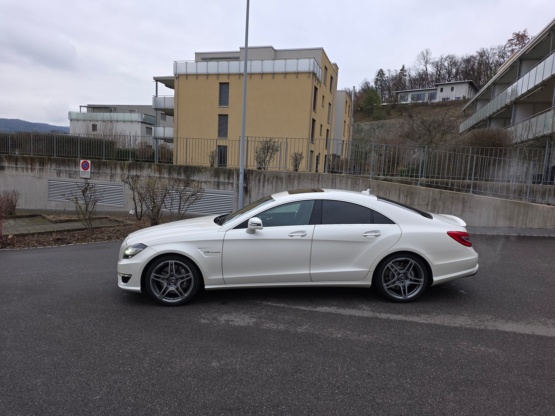 MERCEDES-BENZ CLS 63 AMG Speedshift MCT-image-2