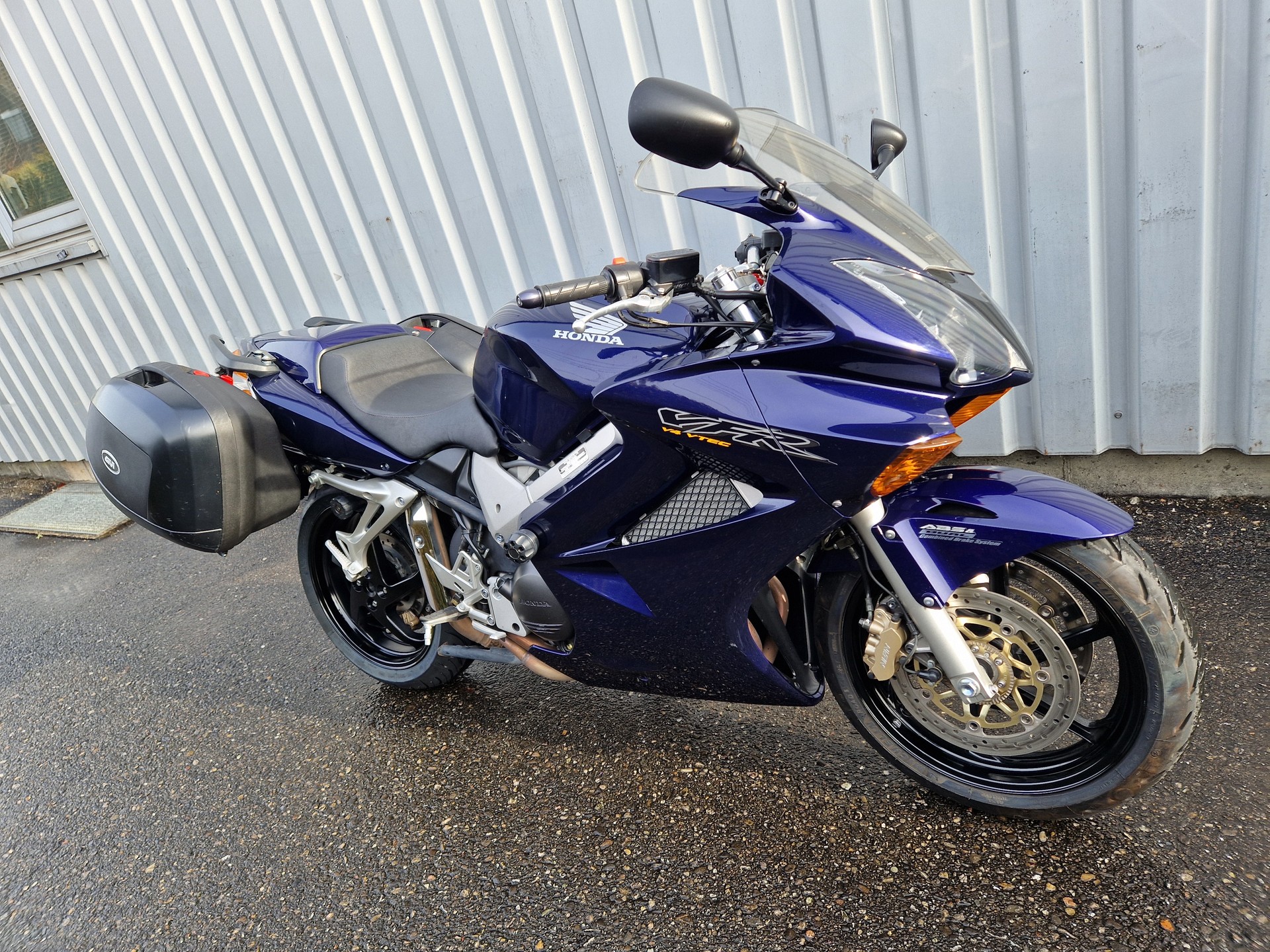 HONDA VFR 800 FI ABS KUNDENAUFTRAG-showroom-element-1