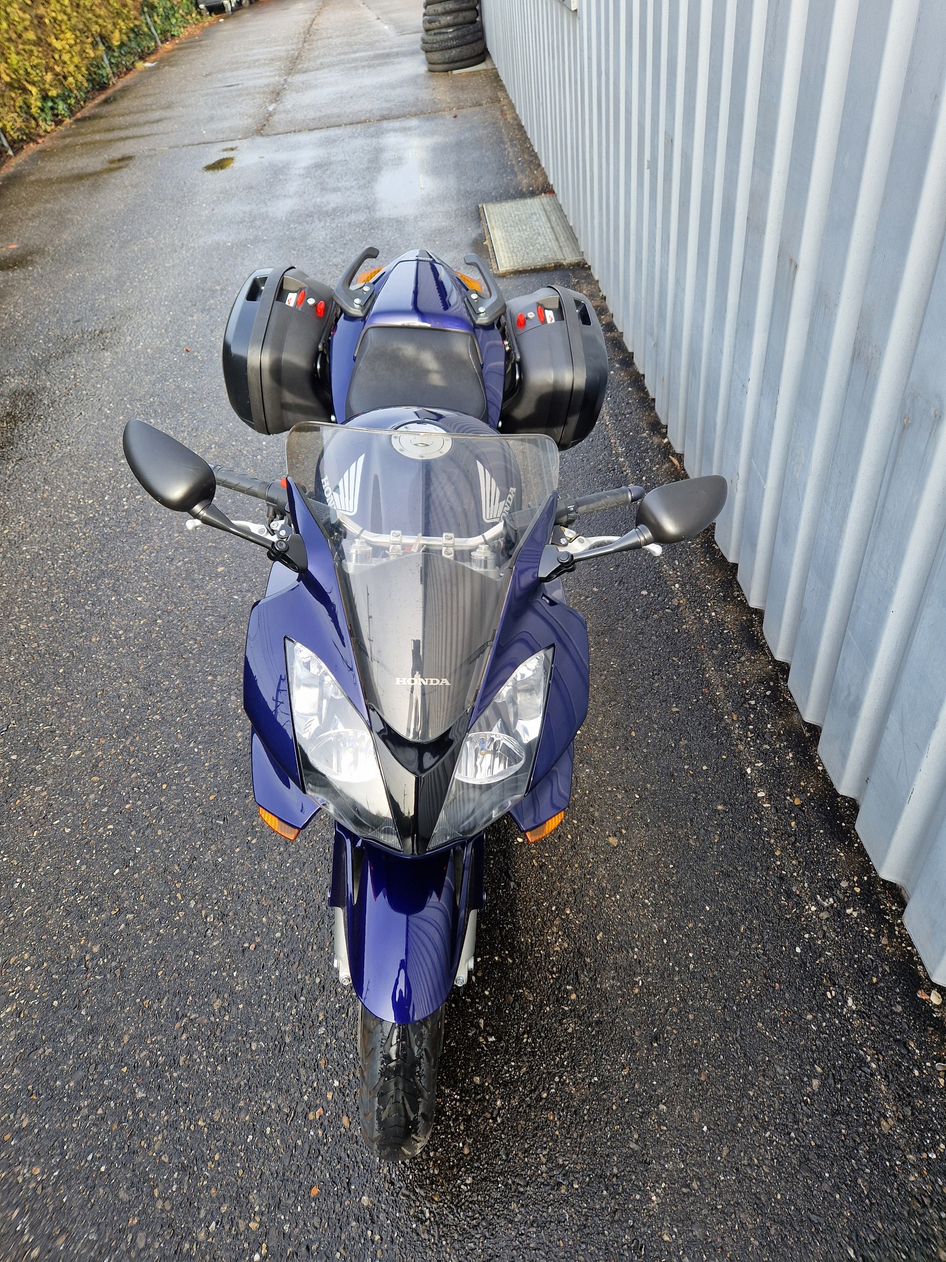 HONDA VFR 800 FI ABS KUNDENAUFTRAG-showroom-element-3
