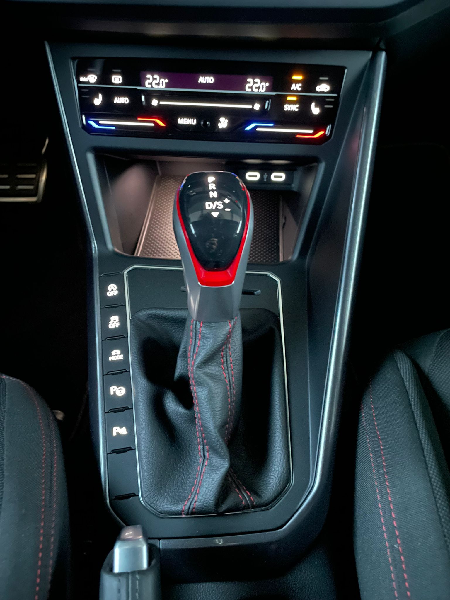 VW Polo 2.0 TSI GTI DSG-image-9