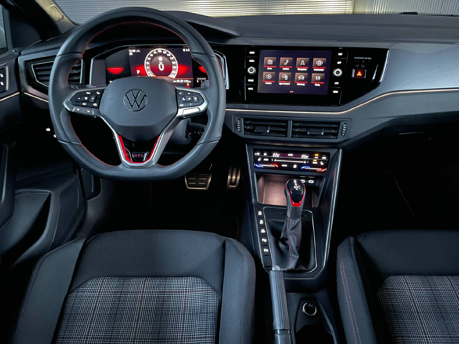 VW Polo 2.0 TSI GTI DSG-image-6