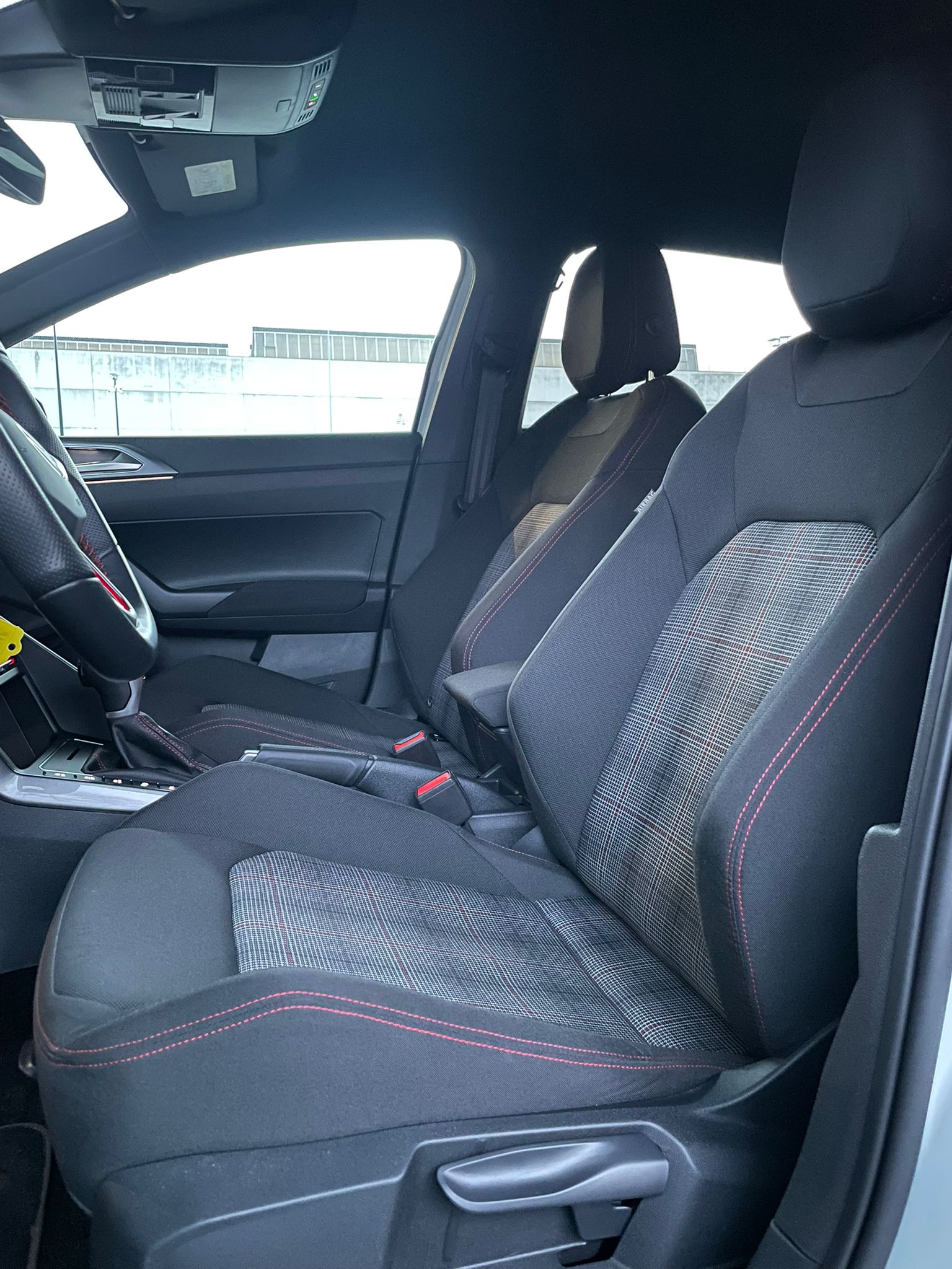 VW Polo 2.0 TSI GTI DSG-image-5