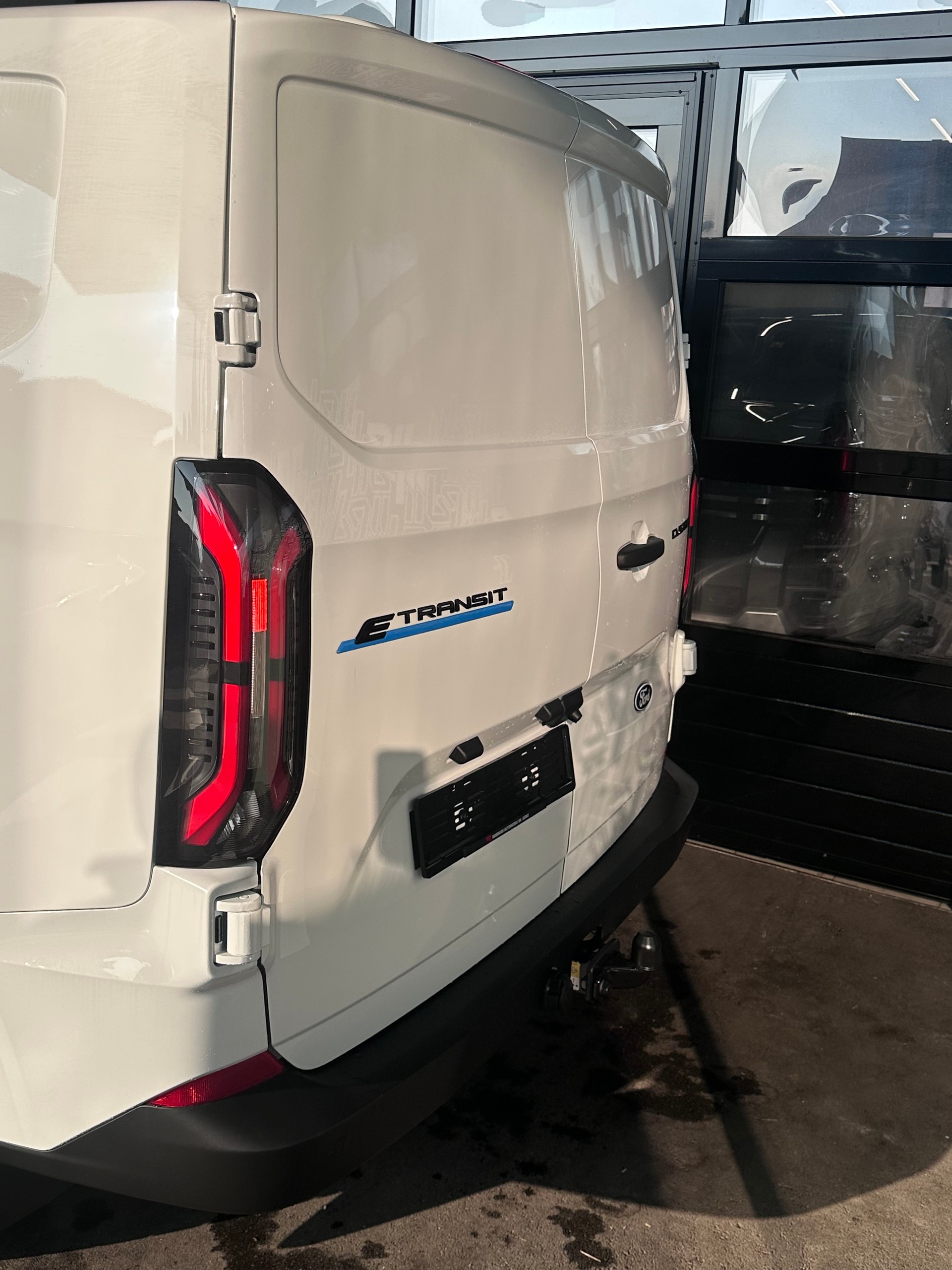 FORD TRANSIT e-CUSTOM TREND L2-image-6