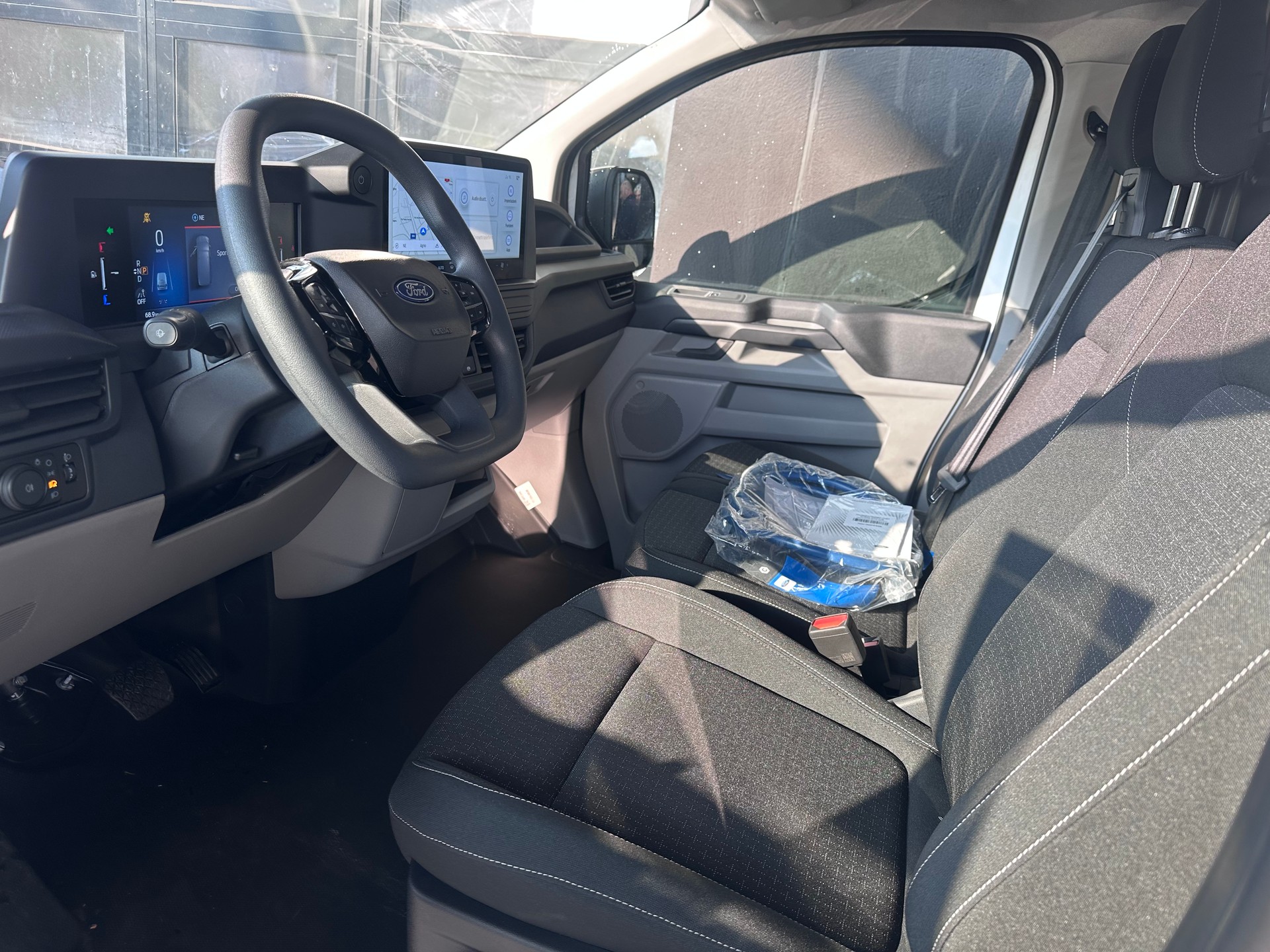 FORD TRANSIT e-CUSTOM TREND L2-image-4