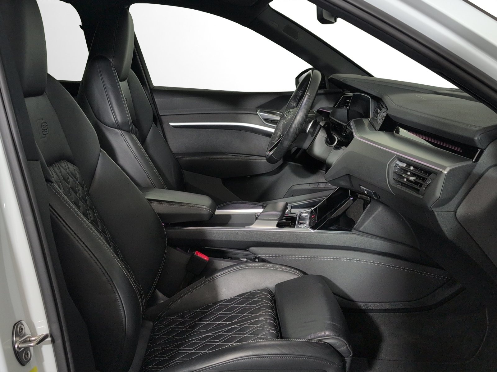 AUDI e-tron 55 Sportback S Line Black Edition quattro-image-6