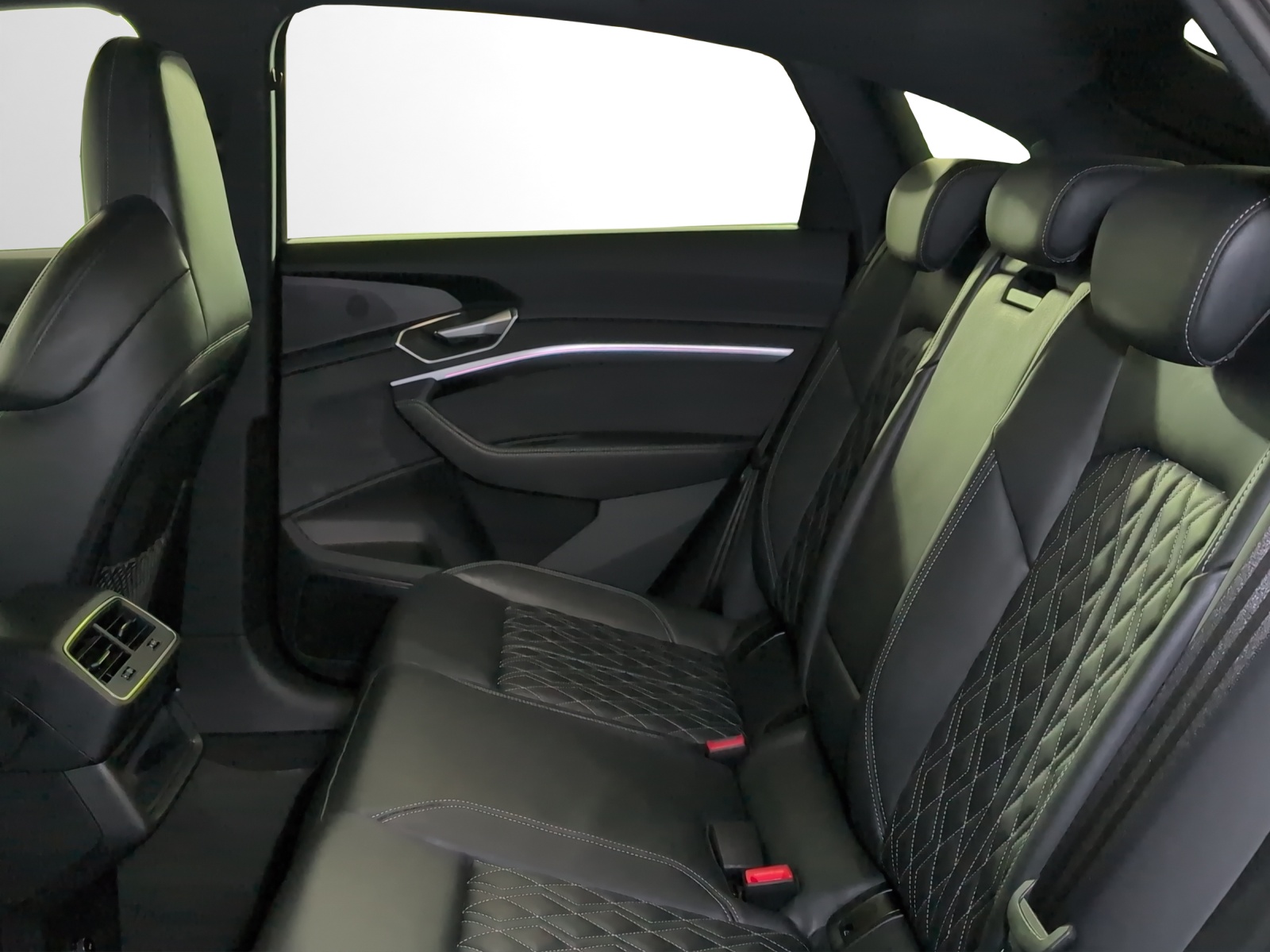 AUDI e-tron 55 Sportback S Line Black Edition quattro-image-8