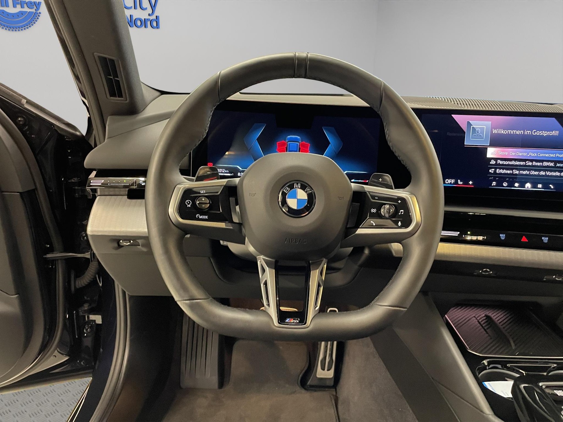 BMW 520d xDrive 48V Touring-image-11