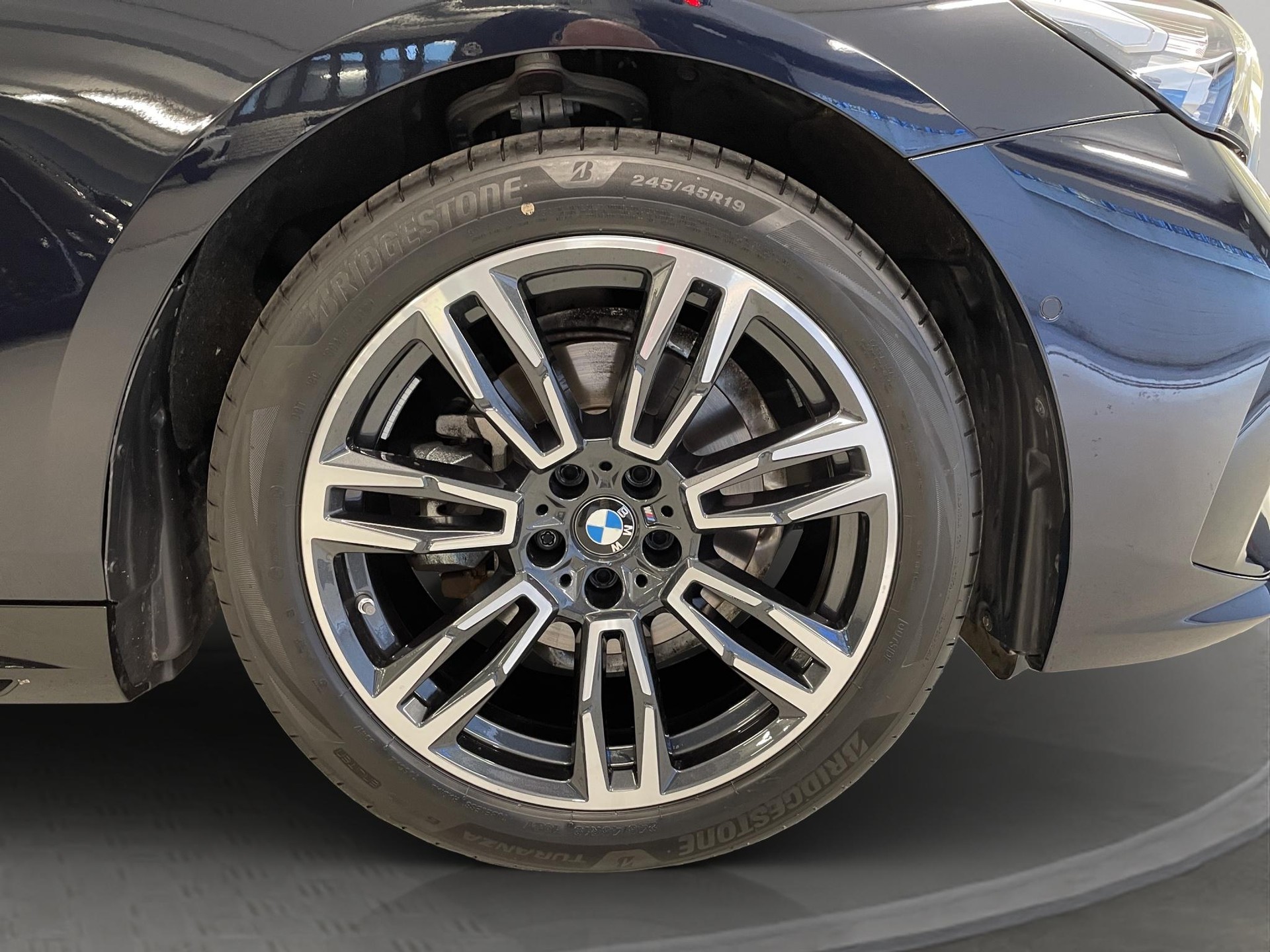 BMW 520d xDrive 48V Touring-image-8