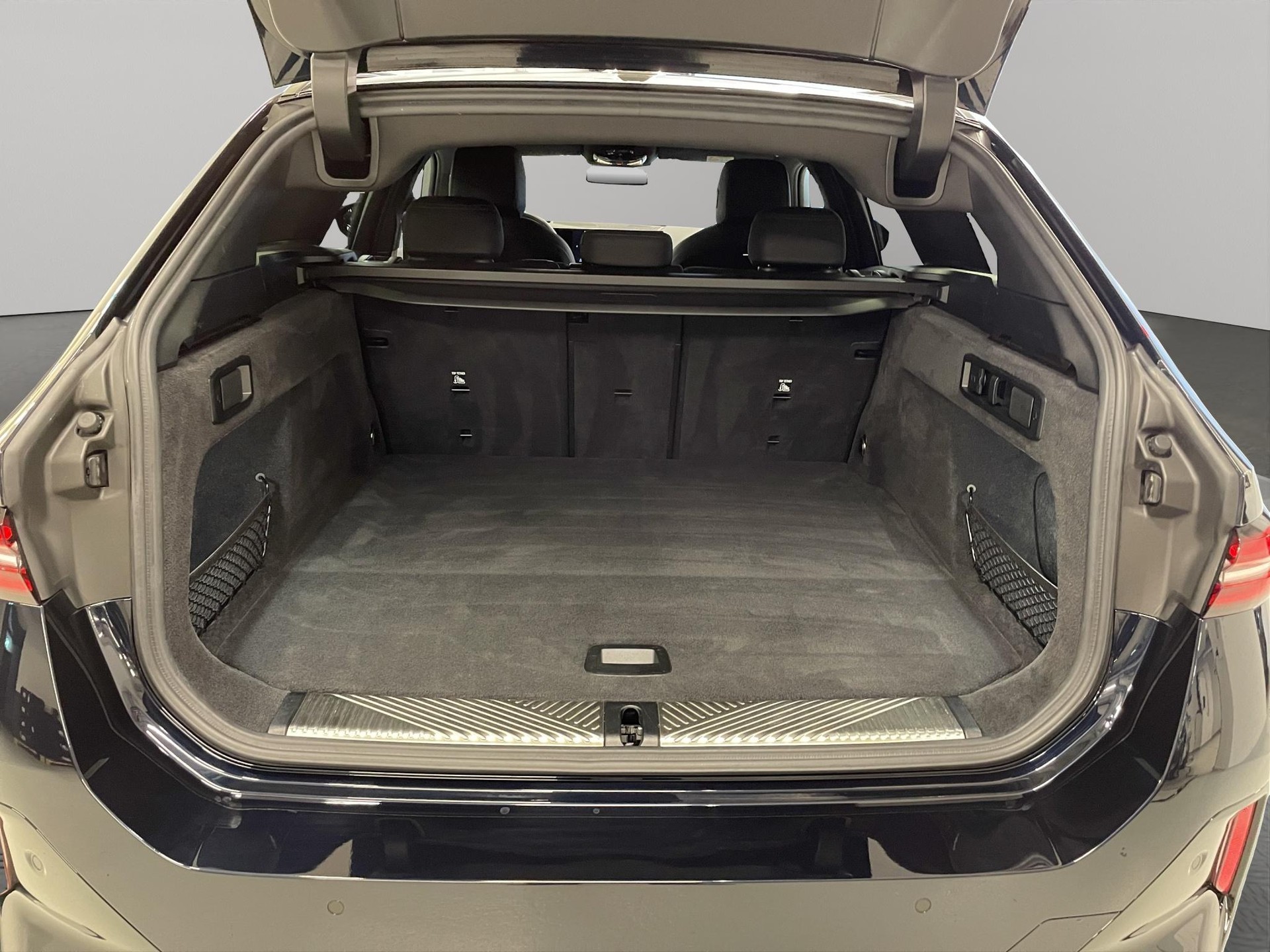 BMW 520d xDrive 48V Touring-image-20