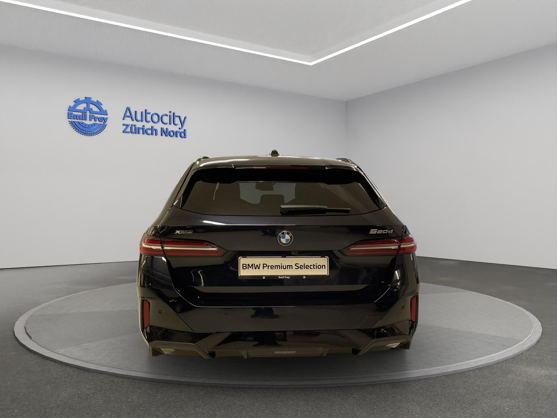 BMW 520d xDrive 48V Touring-image-8