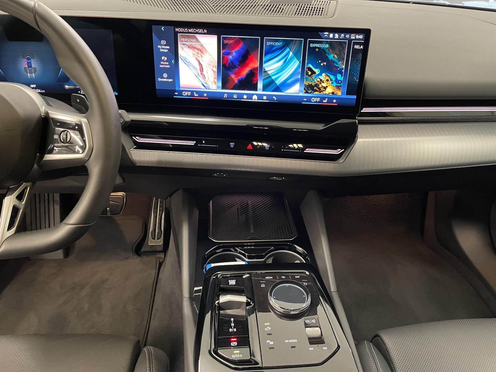 BMW 520d xDrive 48V Touring-image-13