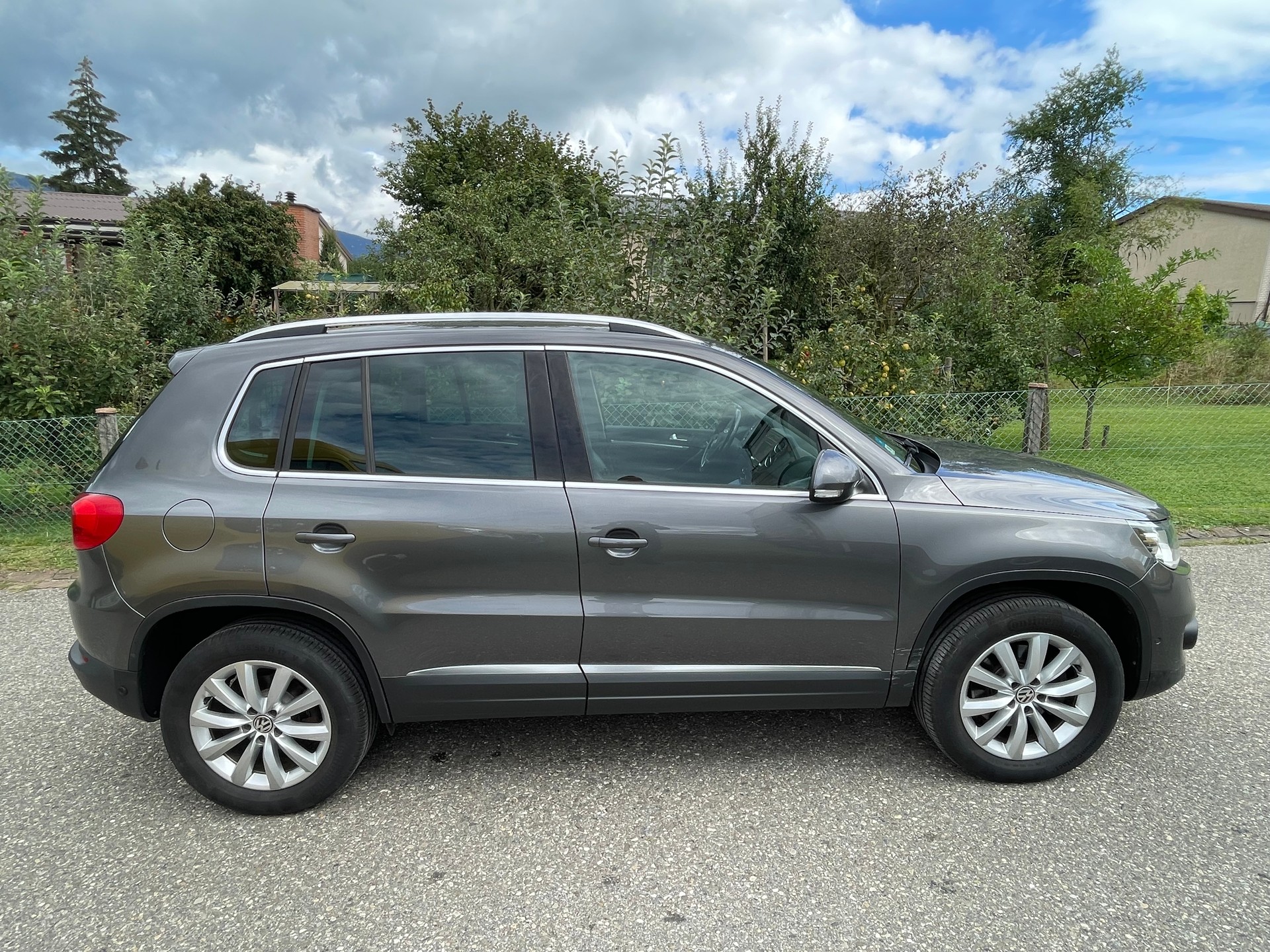 VW Tiguan 2.0 TDI BlueMotion Sport&Style 4Motion-image-3