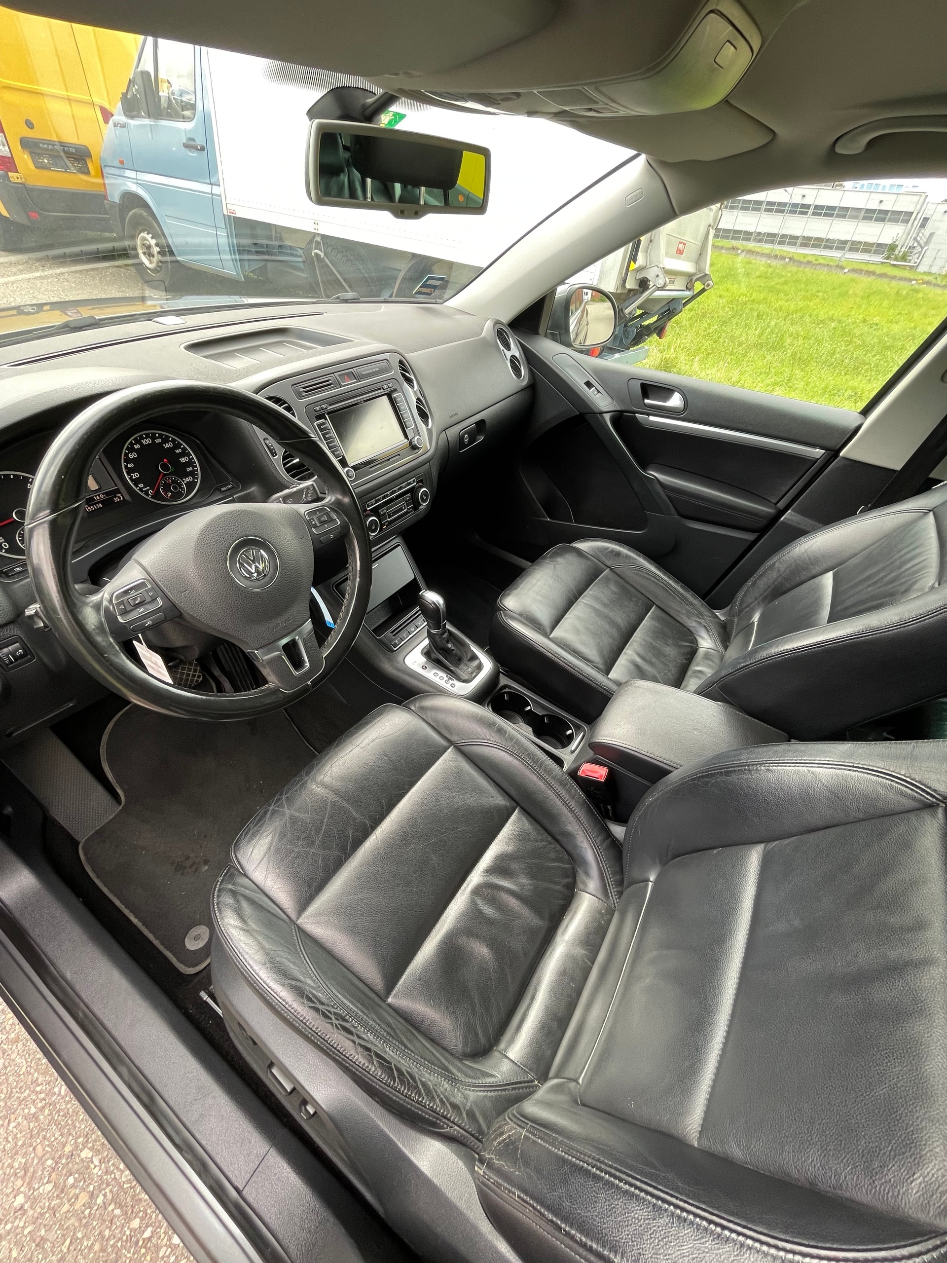 VW Tiguan 2.0 TDI BlueMotion Sport&Style 4Motion-image-8