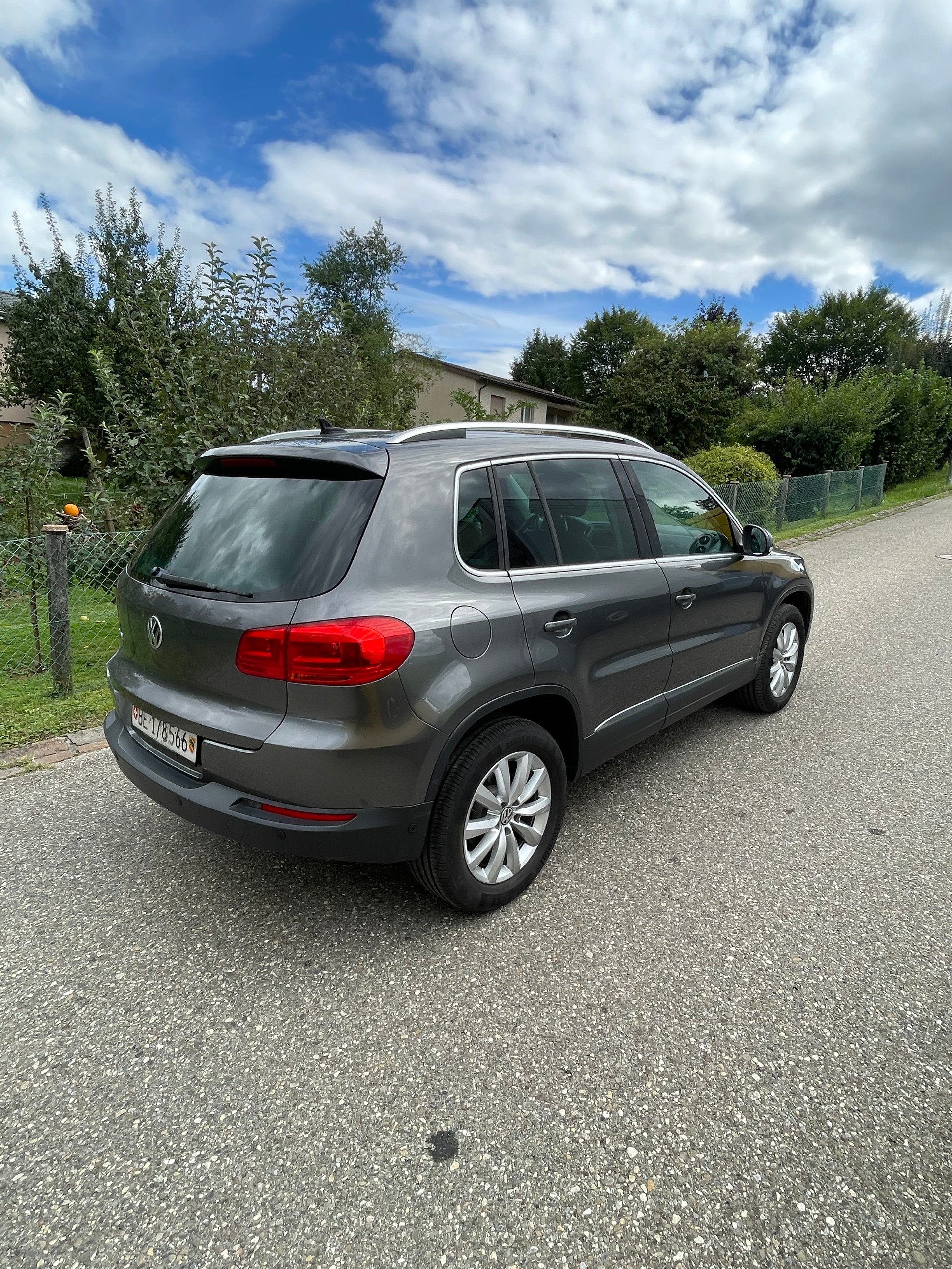 VW Tiguan 2.0 TDI BlueMotion Sport&Style 4Motion-image-5