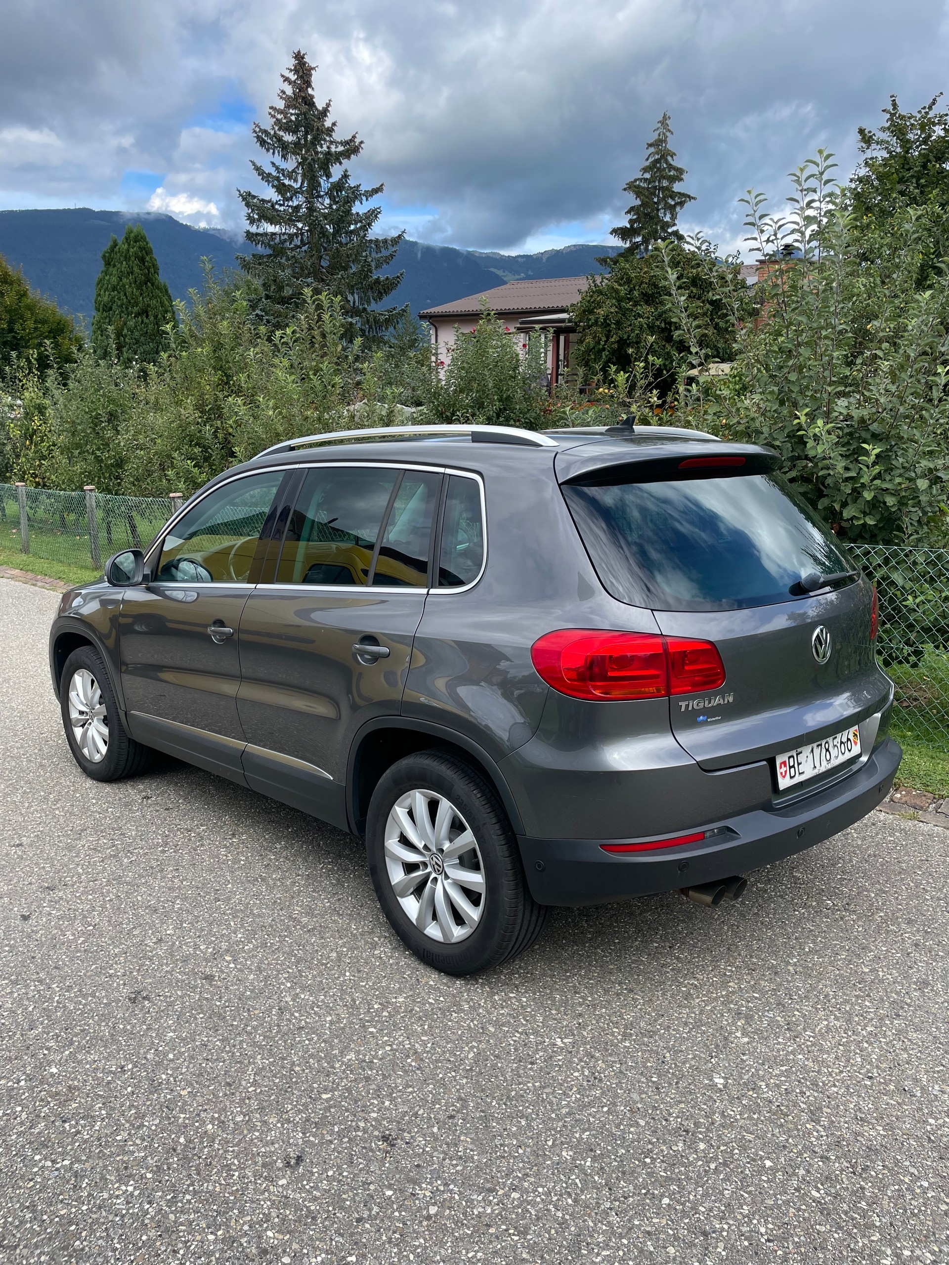 VW Tiguan 2.0 TDI BlueMotion Sport&Style 4Motion-image-4