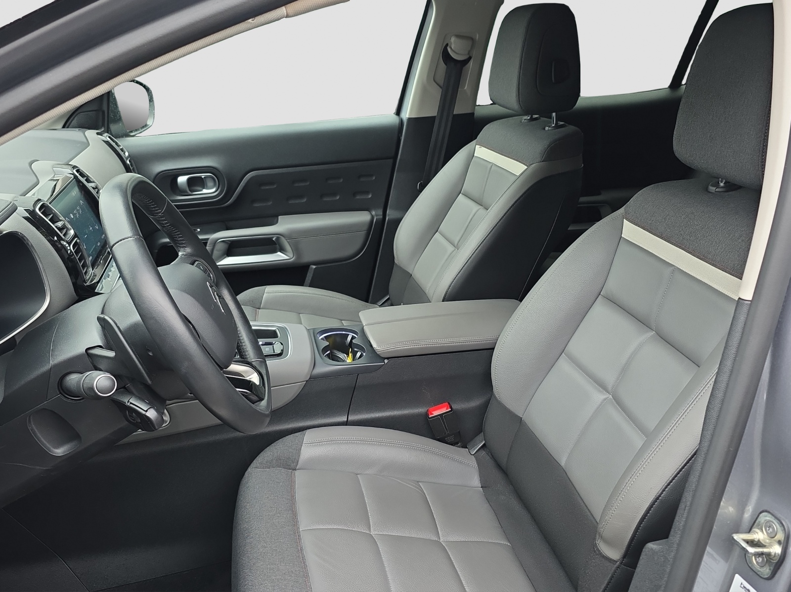 CITROEN C5 Aircross 1.6 Plug-in Hybrid Shine-image-9