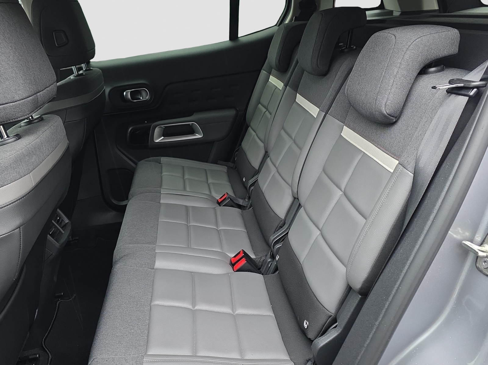 CITROEN C5 Aircross 1.6 Plug-in Hybrid Shine-image-10