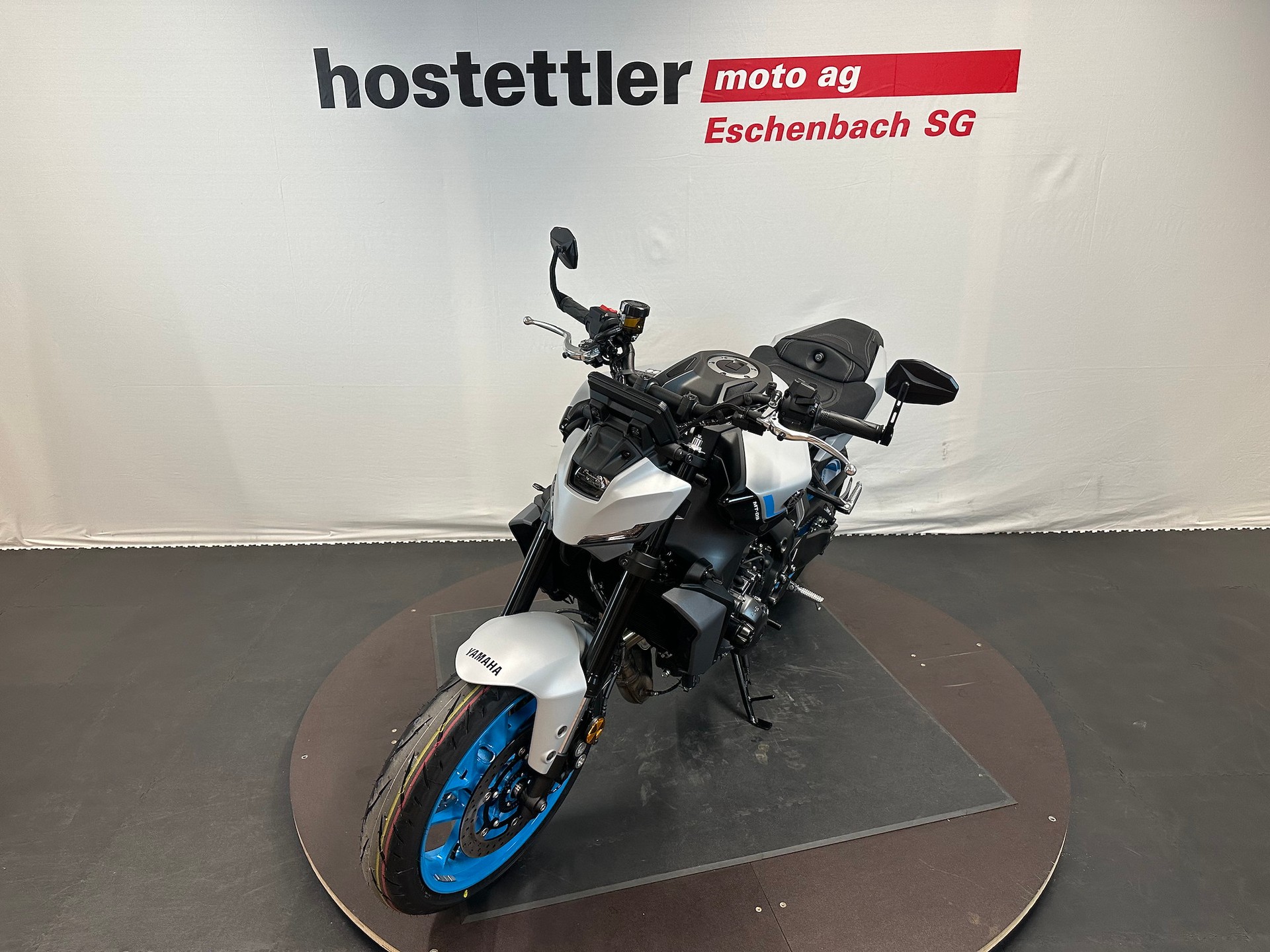 YAMAHA MT-09-showroom-element-2