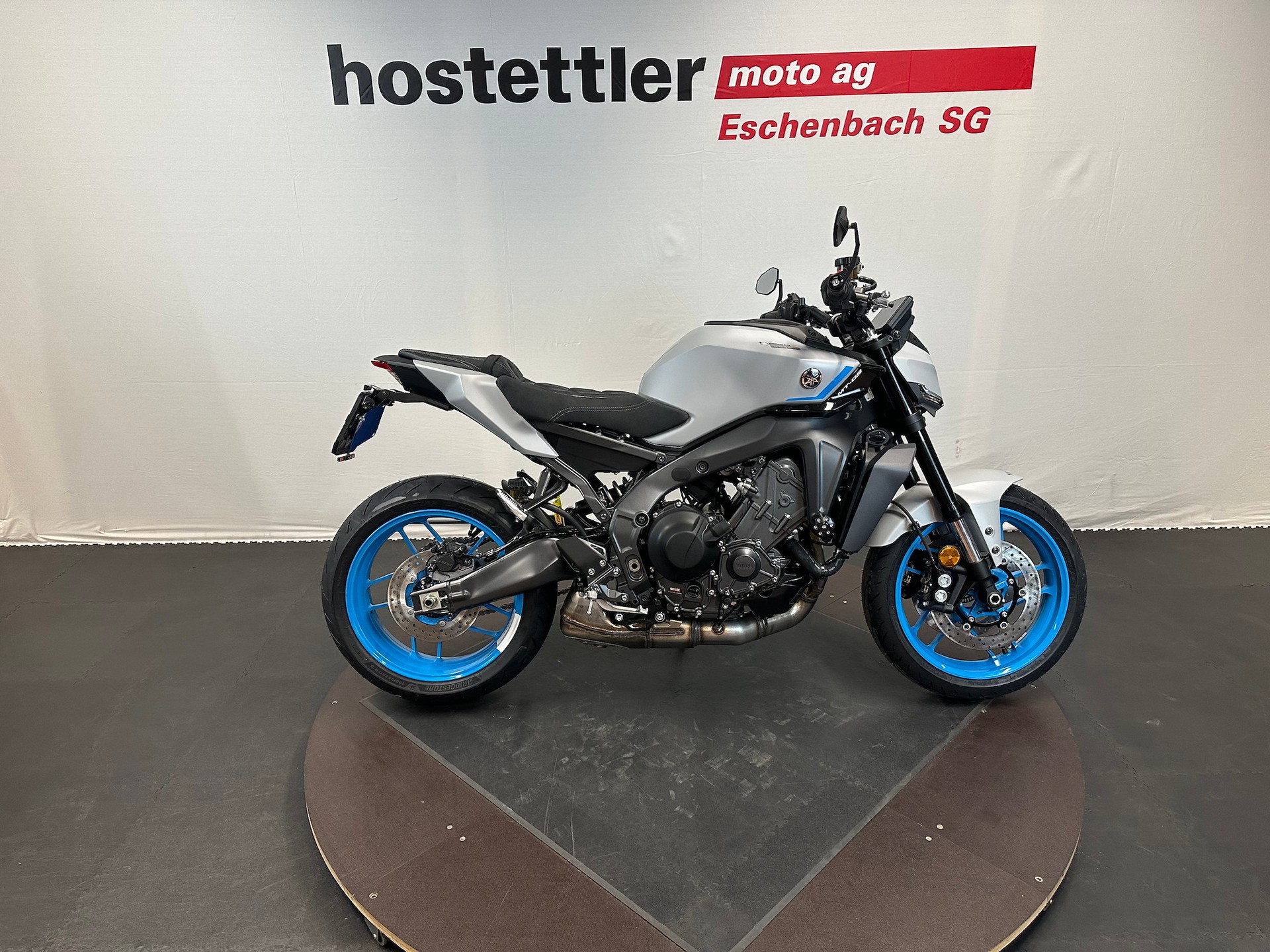 YAMAHA MT-09-showroom-element-1