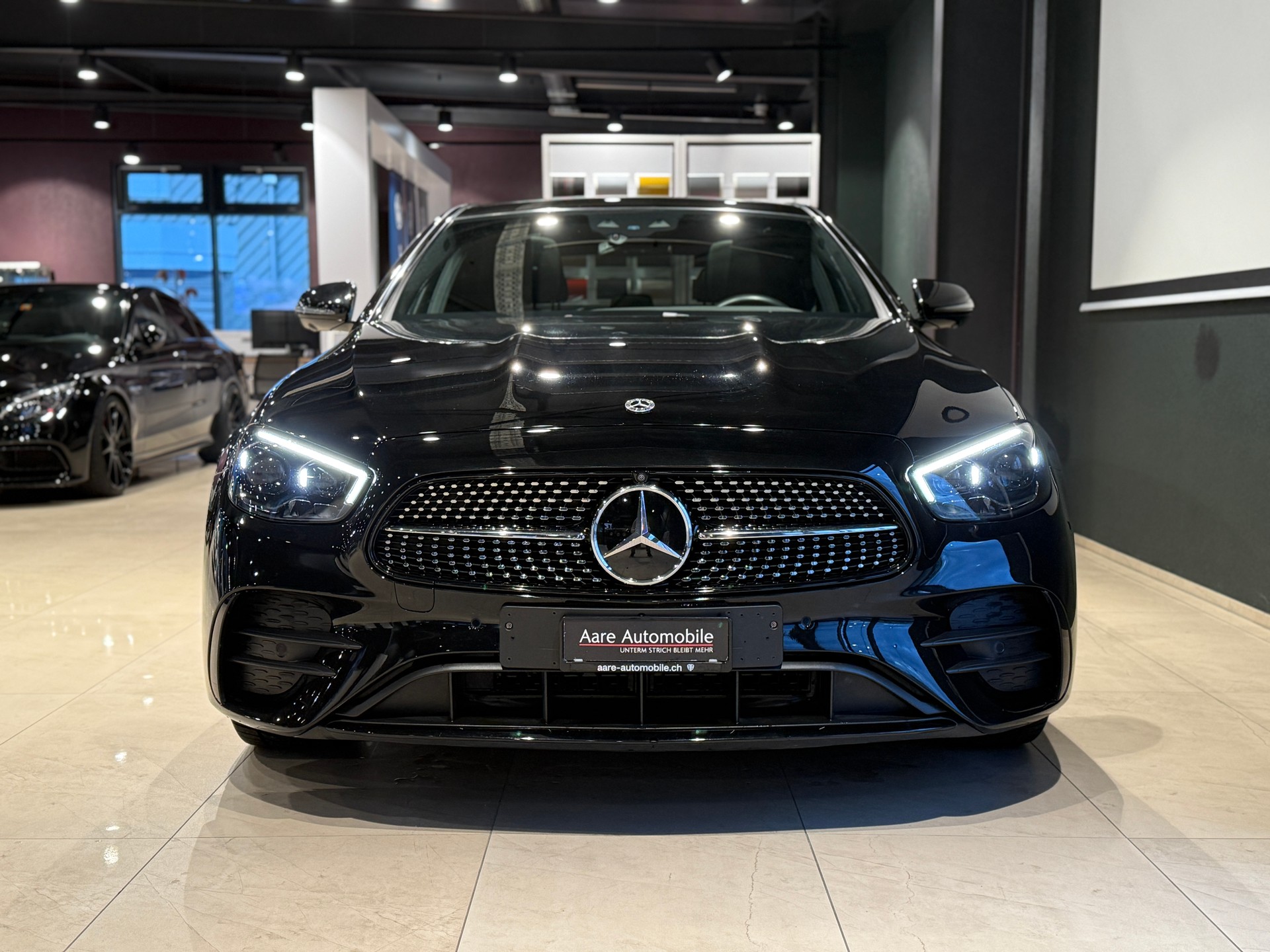 MERCEDES-BENZ E 300 d 4Matic AMG Line 9G-Tronic-image-1