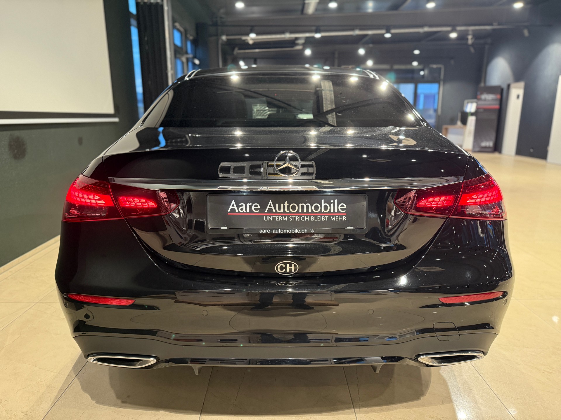 MERCEDES-BENZ E 300 d 4Matic AMG Line 9G-Tronic-image-7