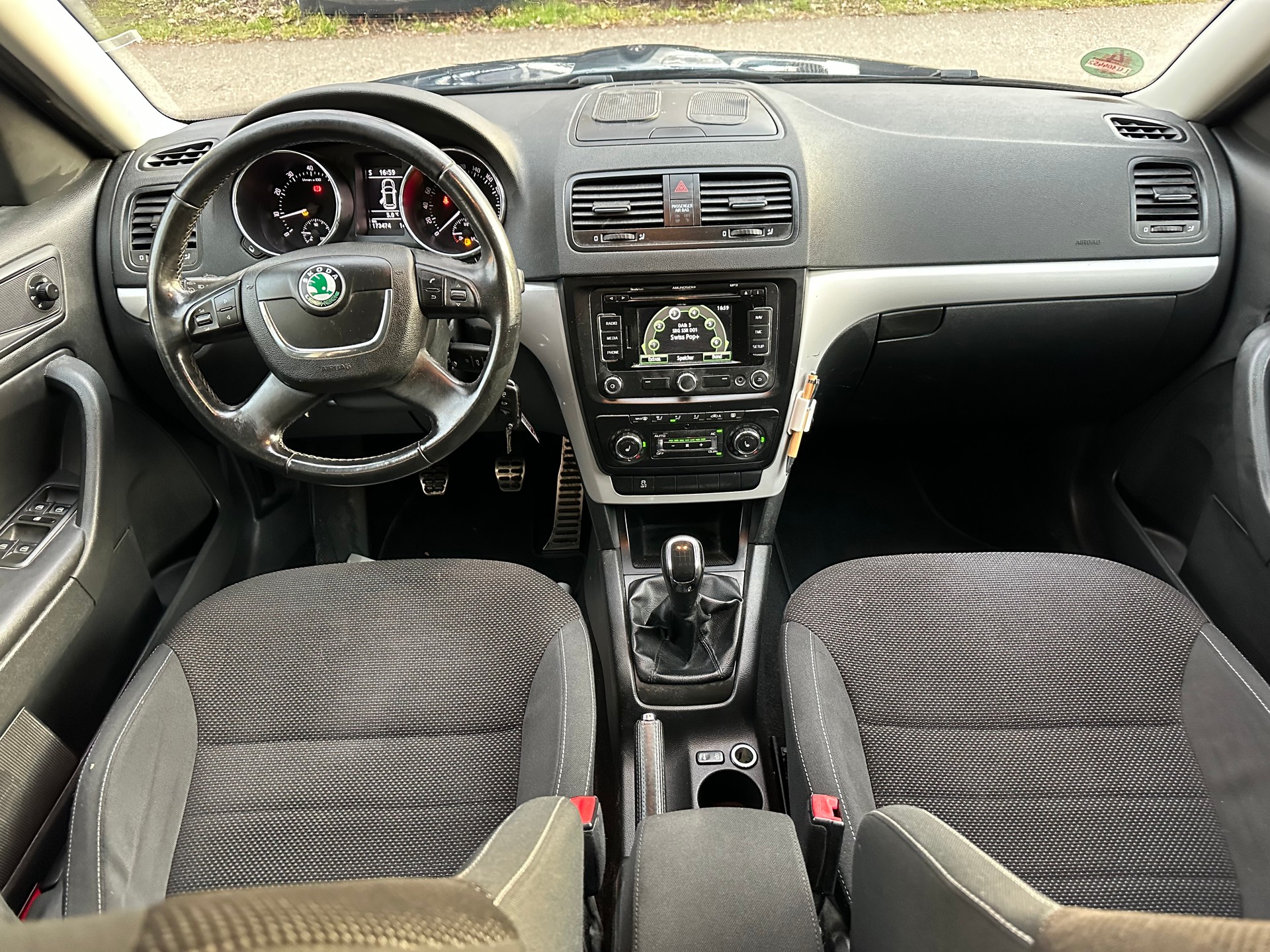 SKODA Yeti 1.4 TSI Ambition-image-9