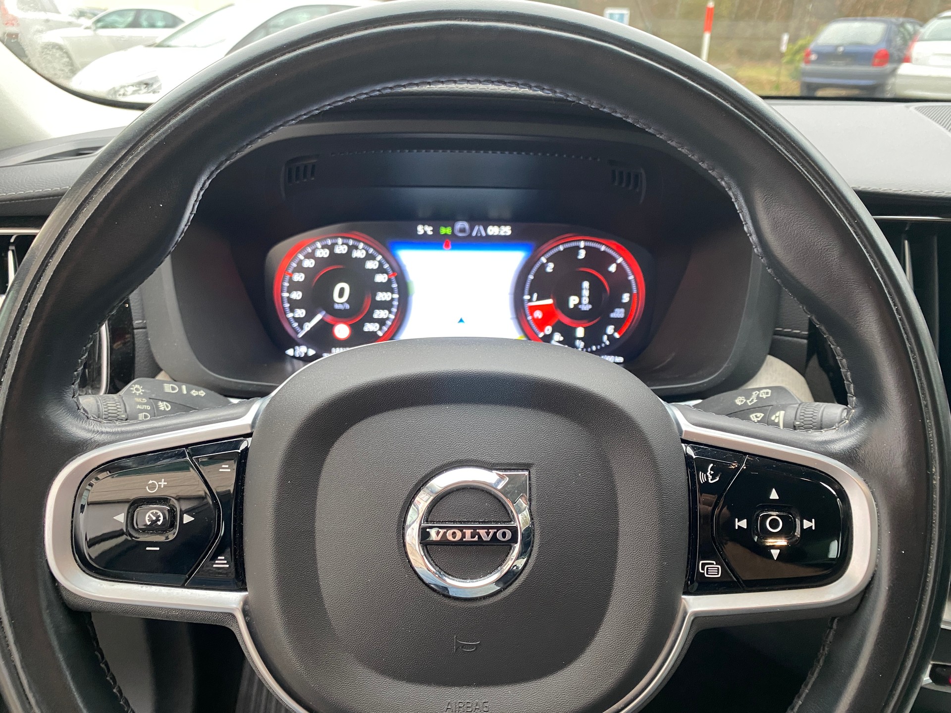 VOLVO XC60 B4 Diesel Mild Hybrid AWD Inscription Geartronic-image-3