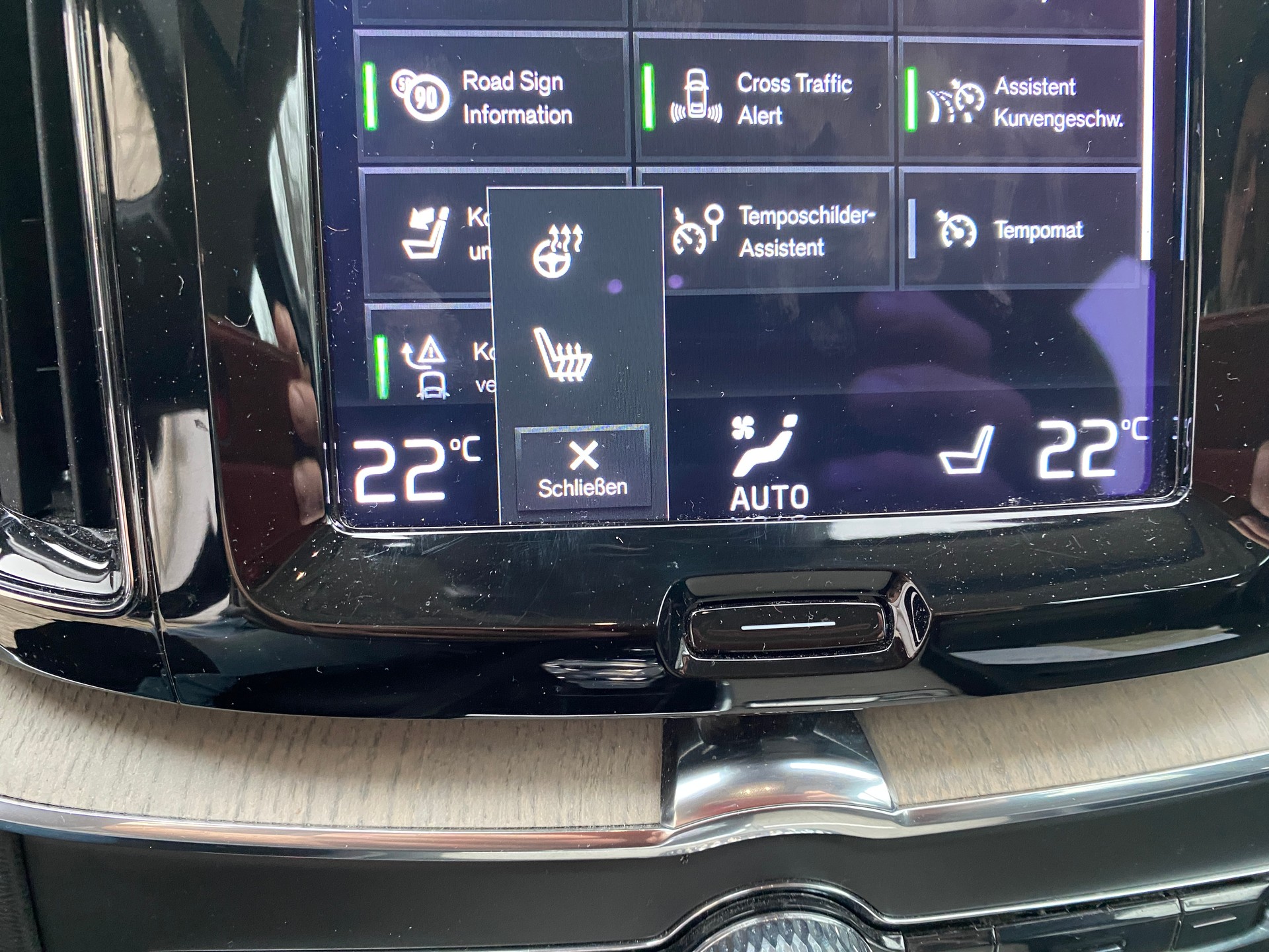VOLVO XC60 B4 Diesel Mild Hybrid AWD Inscription Geartronic-image-5