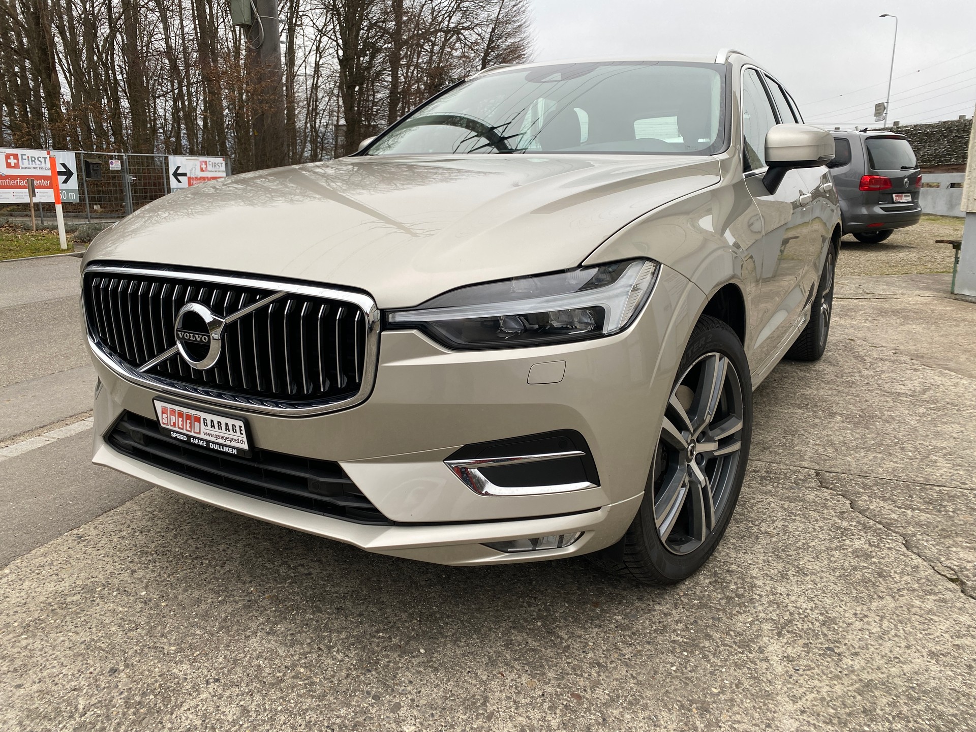 VOLVO XC60 B4 Diesel Mild Hybrid AWD Inscription Geartronic-image-2