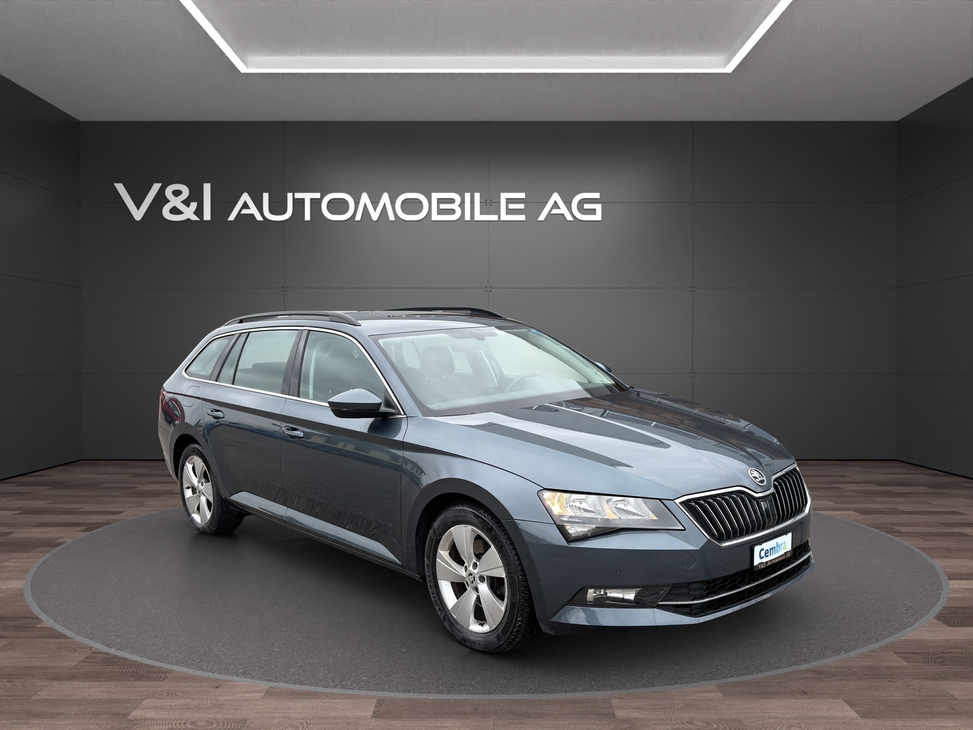 SKODA Superb Combi 2.0 TDi Ambition DSG-image-1