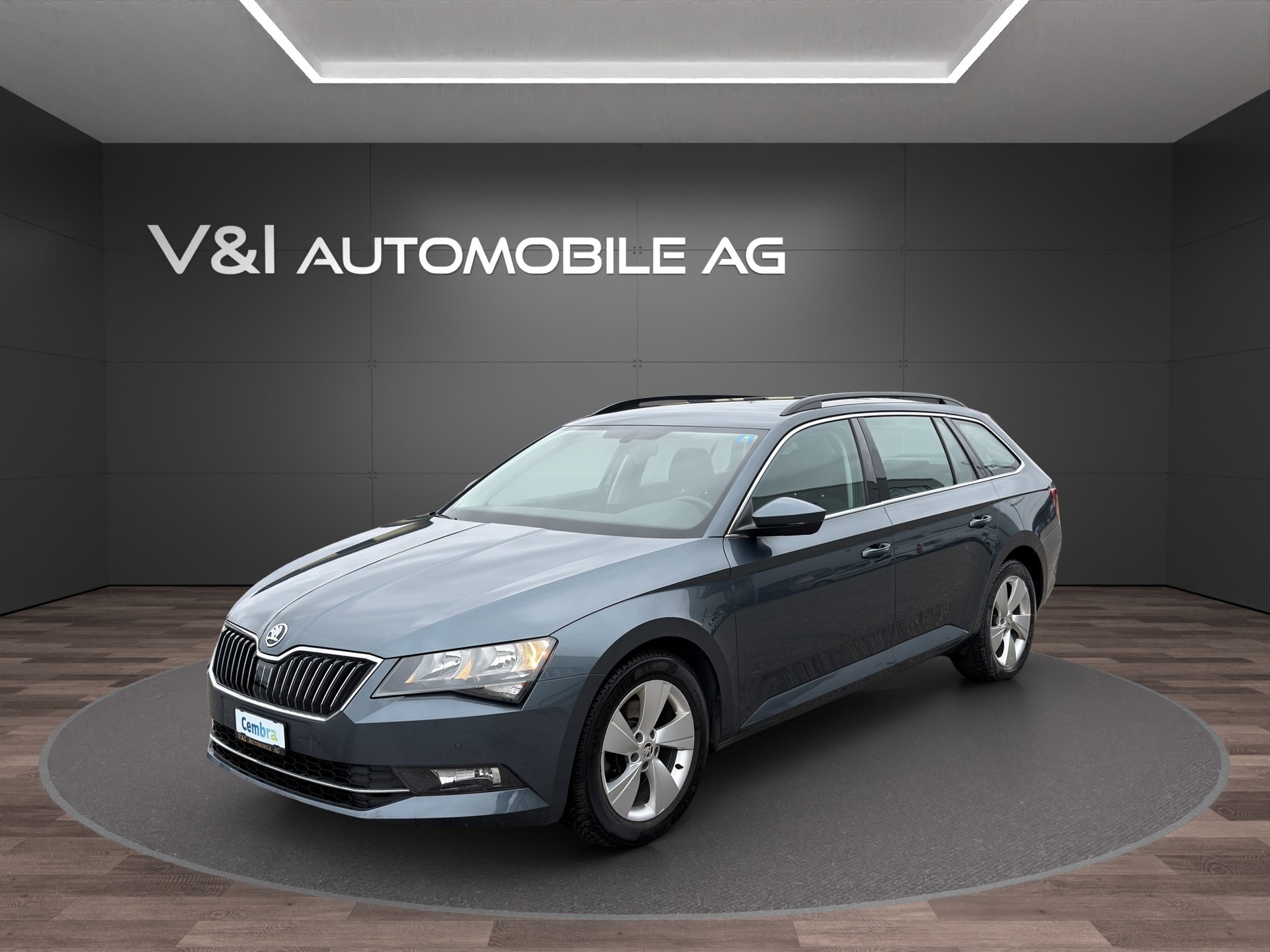 SKODA Superb Combi 2.0 TDi Ambition DSG-image-0