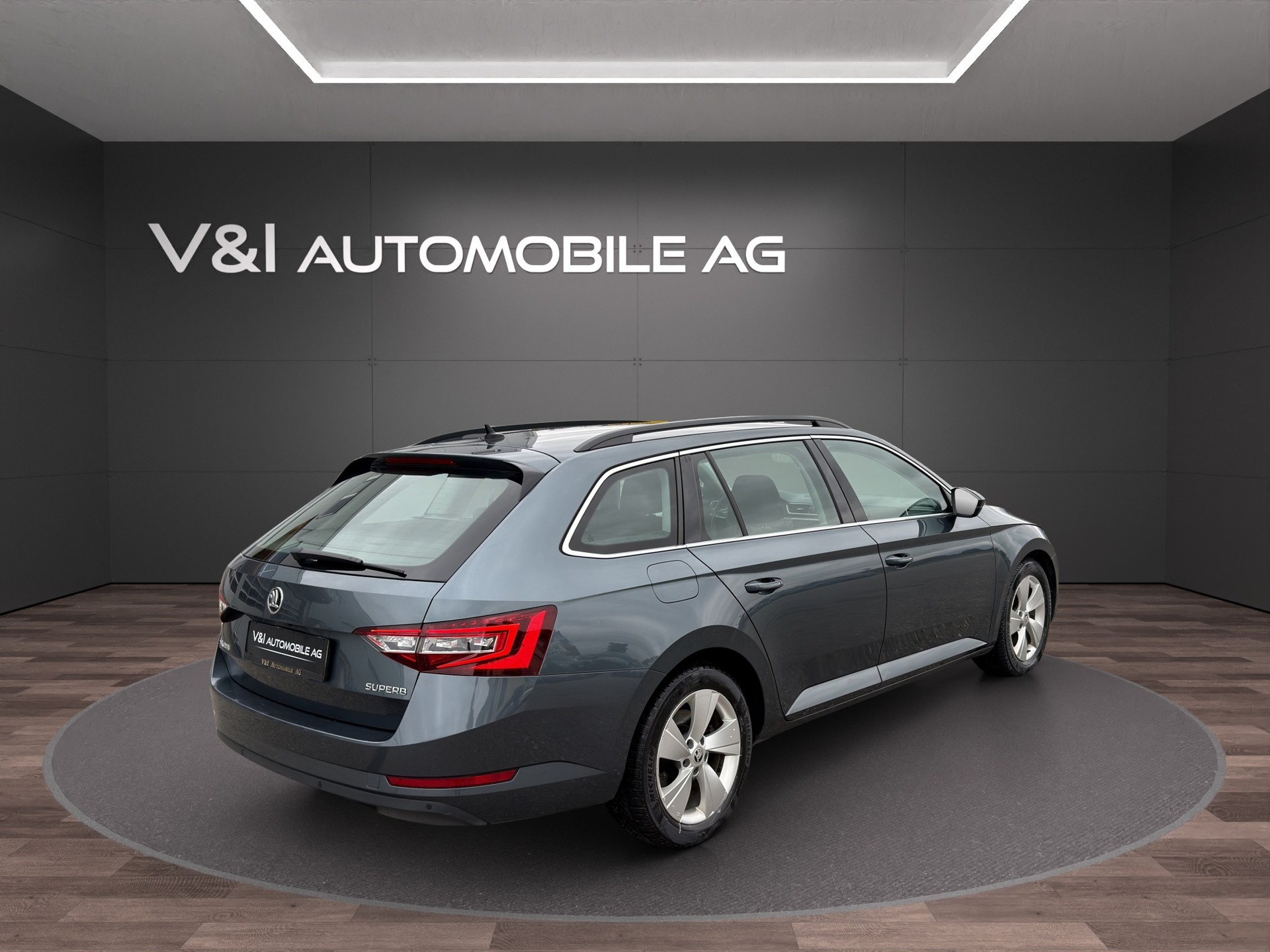SKODA Superb Combi 2.0 TDi Ambition DSG-image-4