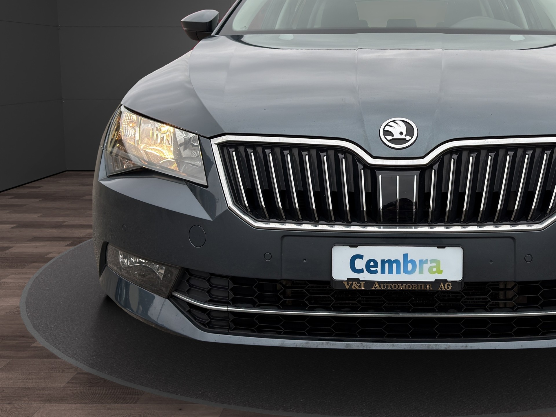 SKODA Superb Combi 2.0 TDi Ambition DSG-image-8