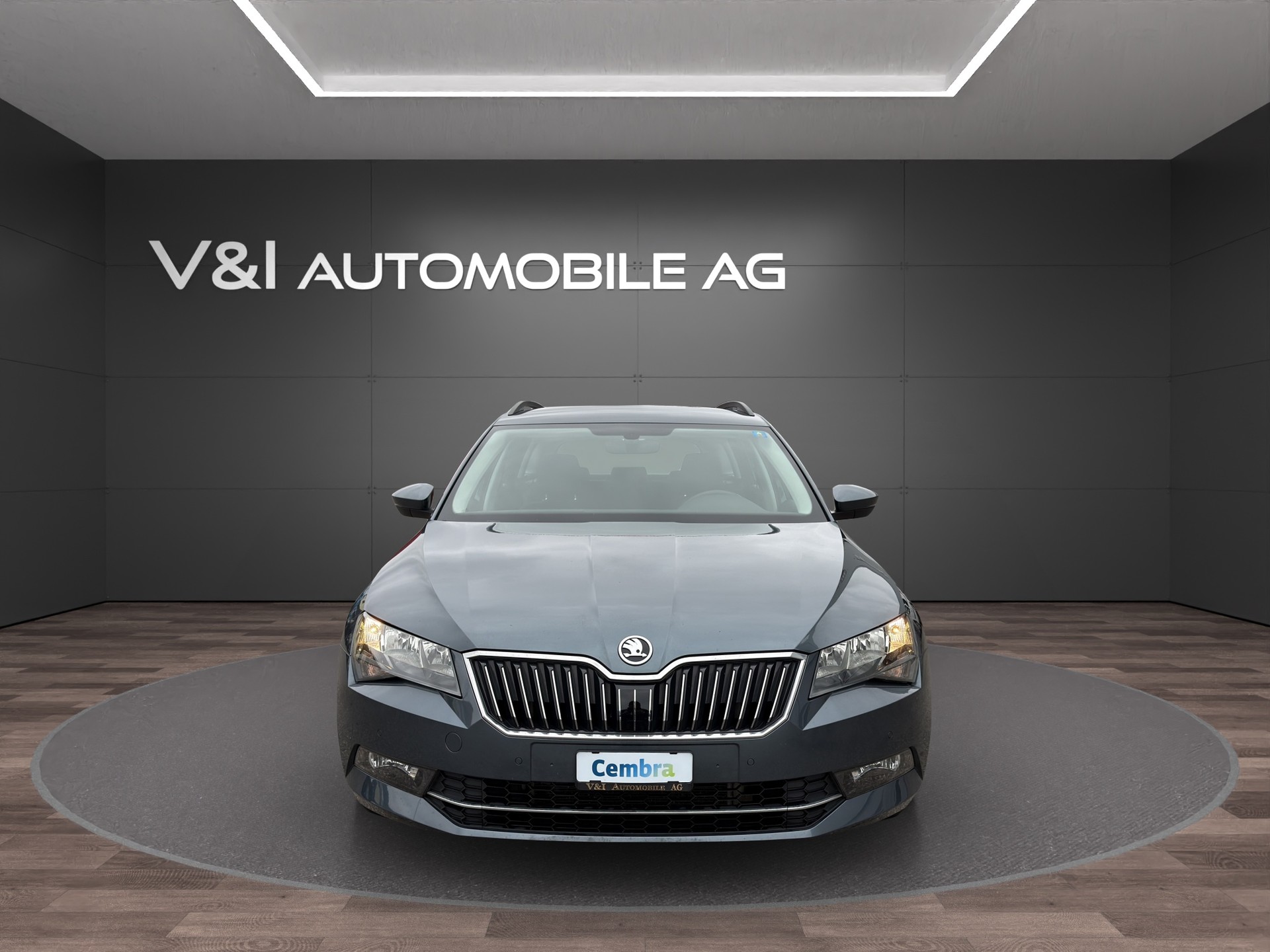 SKODA Superb Combi 2.0 TDi Ambition DSG-image-2