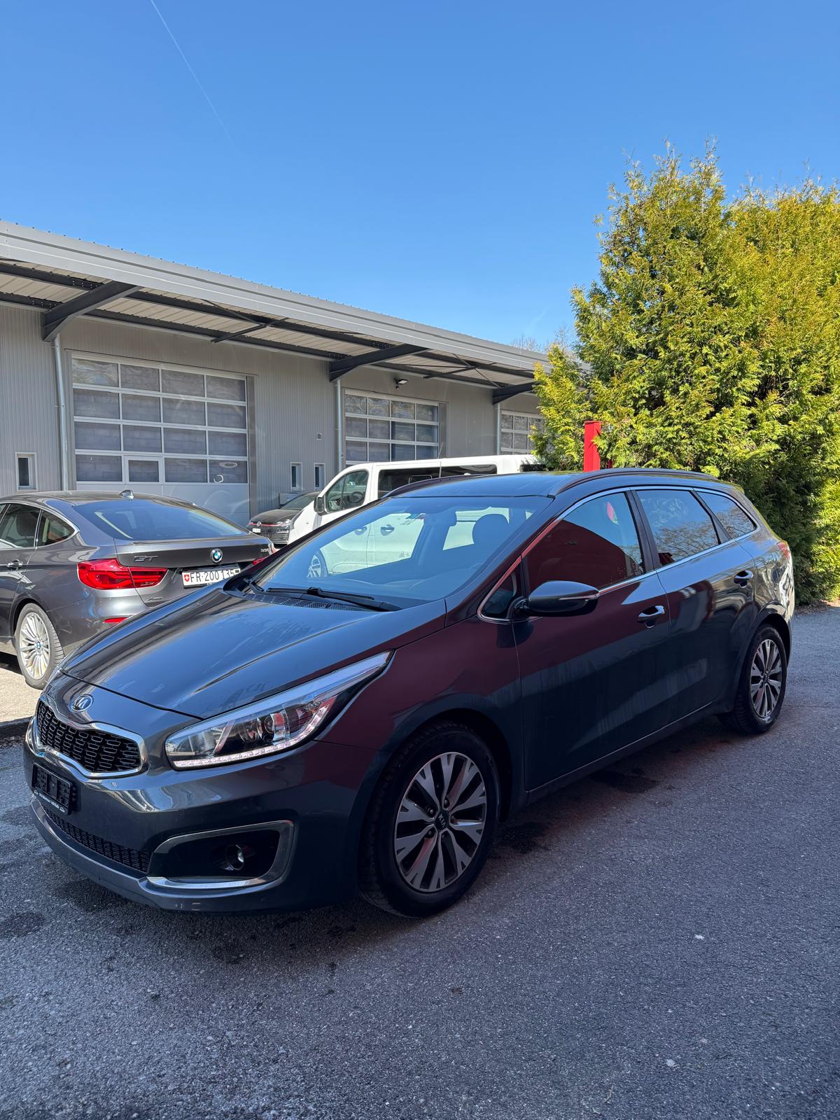 KIA Cee'd Sportswagon 1.6 CRDi Swiss Champion DCT-image-4