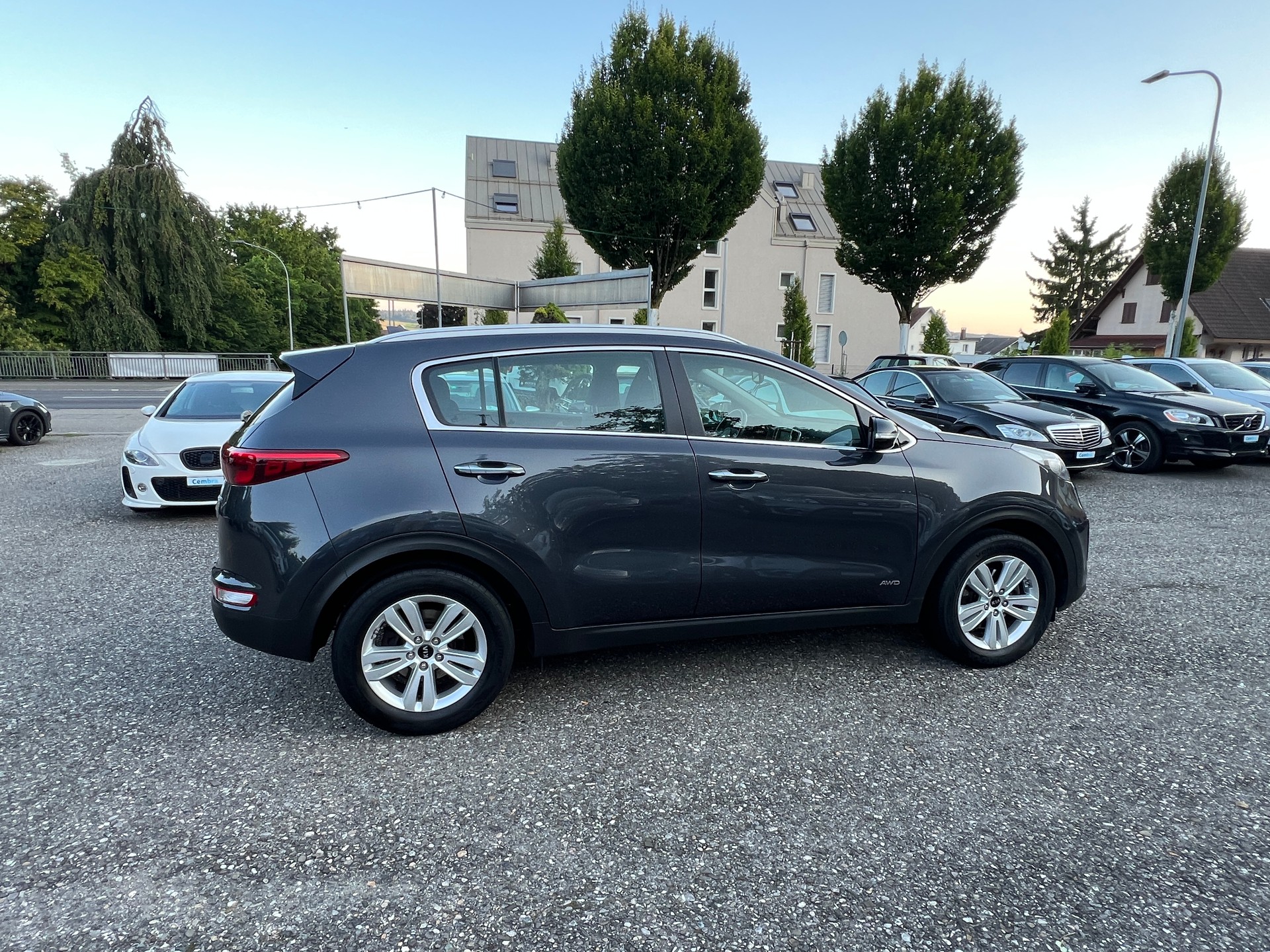 KIA Sportage 2.0CRDi Trend 4WD Automat-image-10