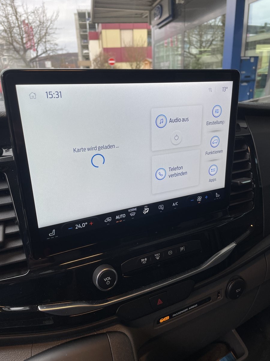 FORD E-Transit Van 350 L2H2 68kWh Trend-image-6